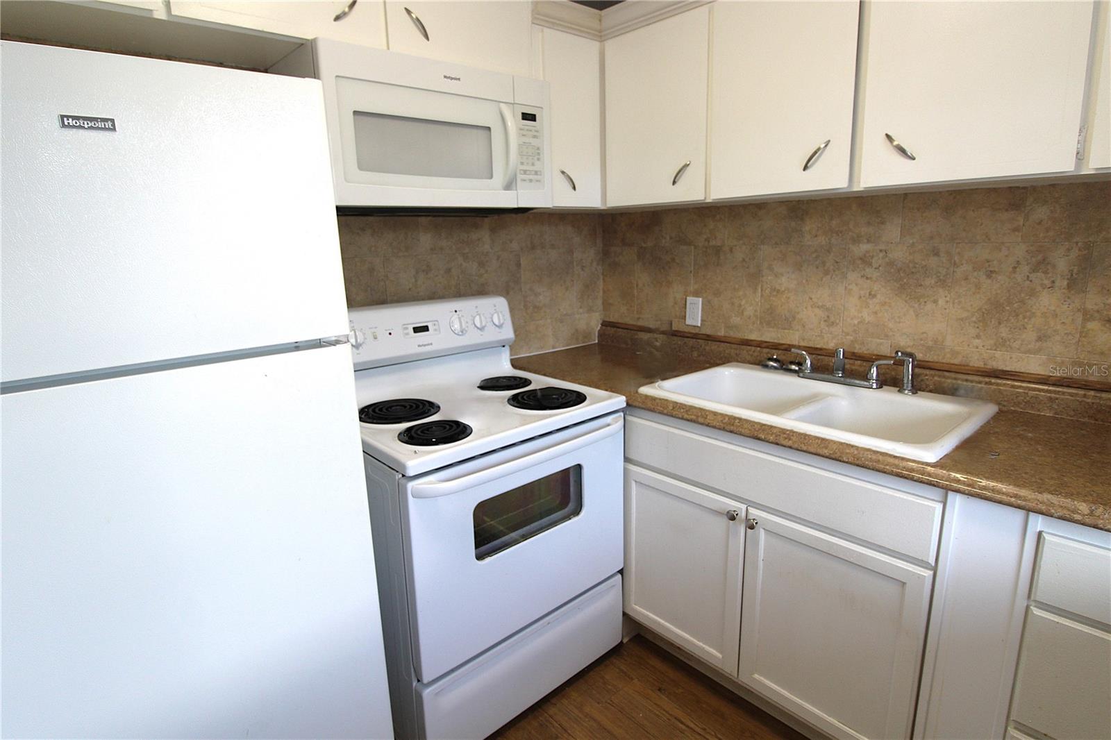 3001 Bee Ridge Road, FL