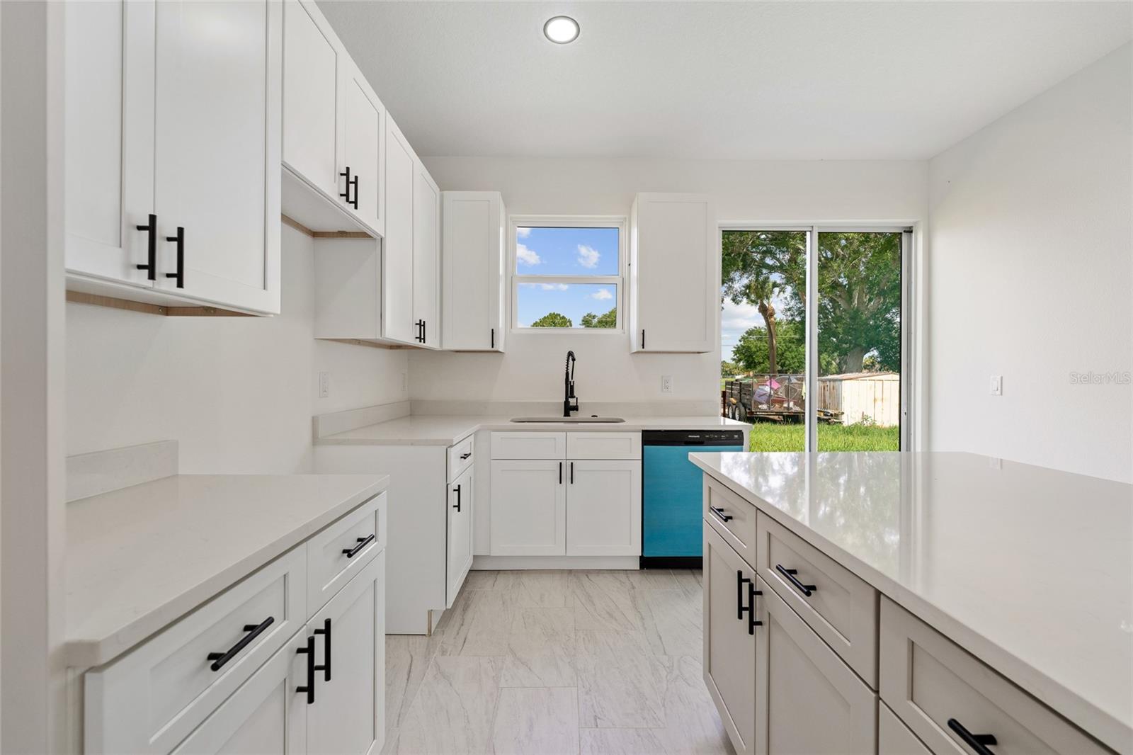 2048 Dixie Avenue, FL