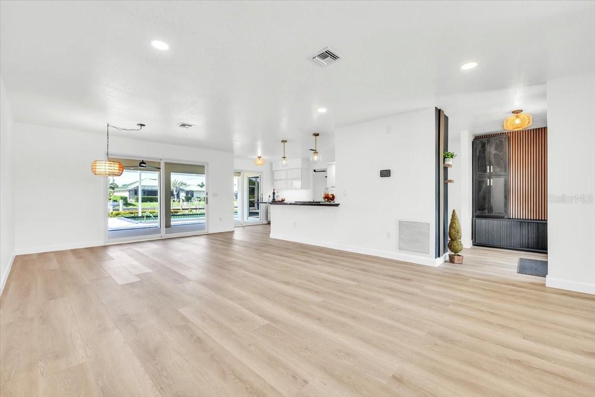2839 Via Paloma Drive, FL