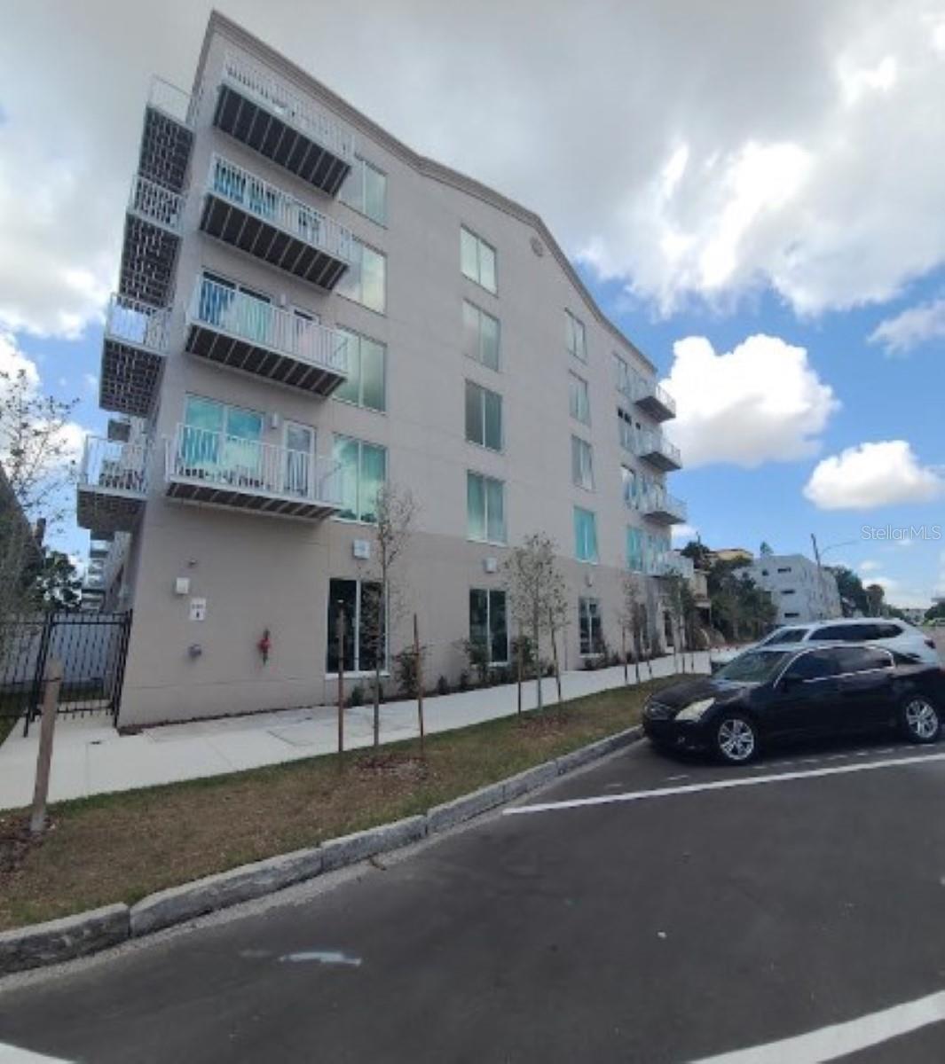 644 3rd Avenue, FL