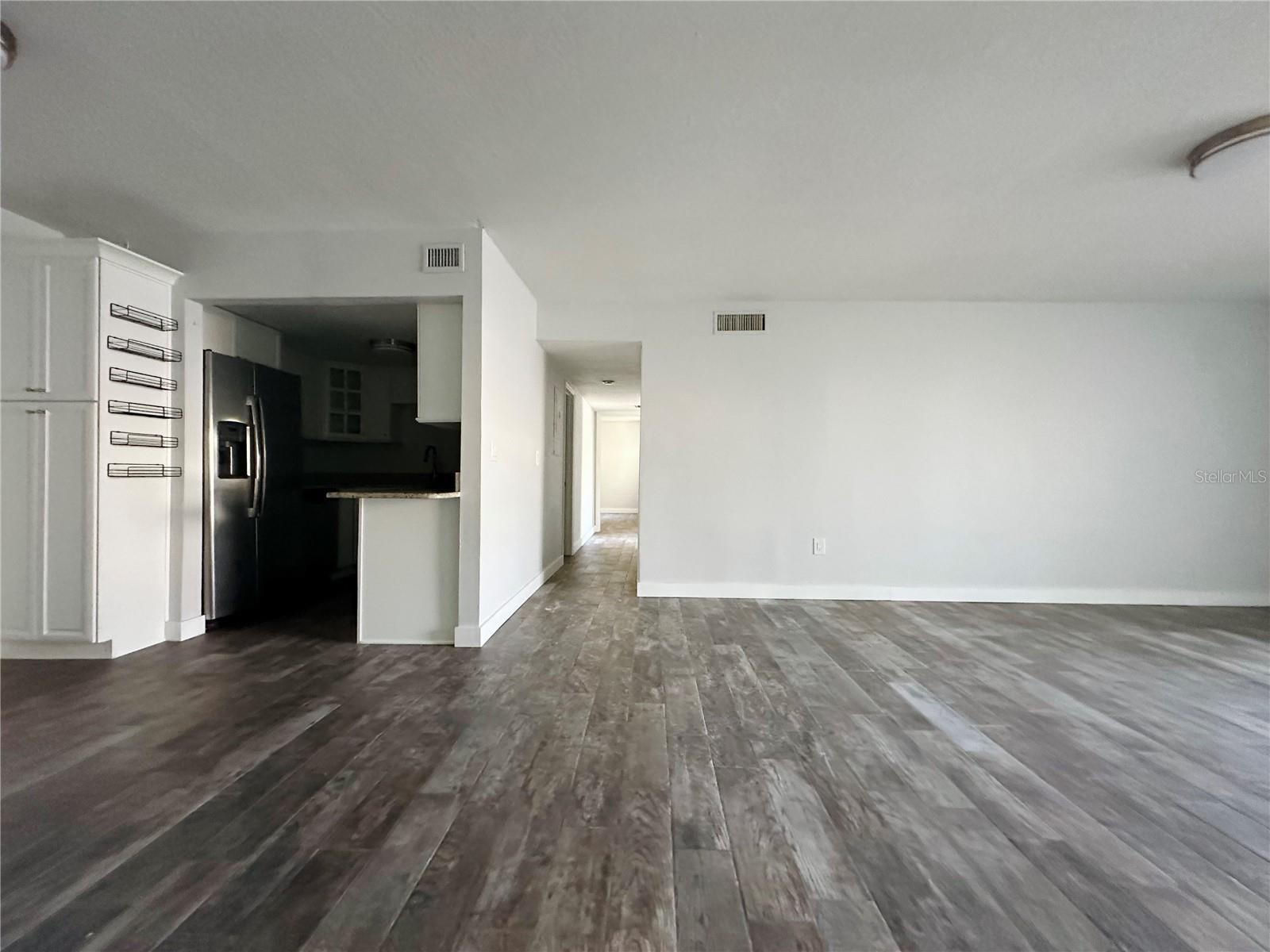 912 Lake Destiny Road, FL