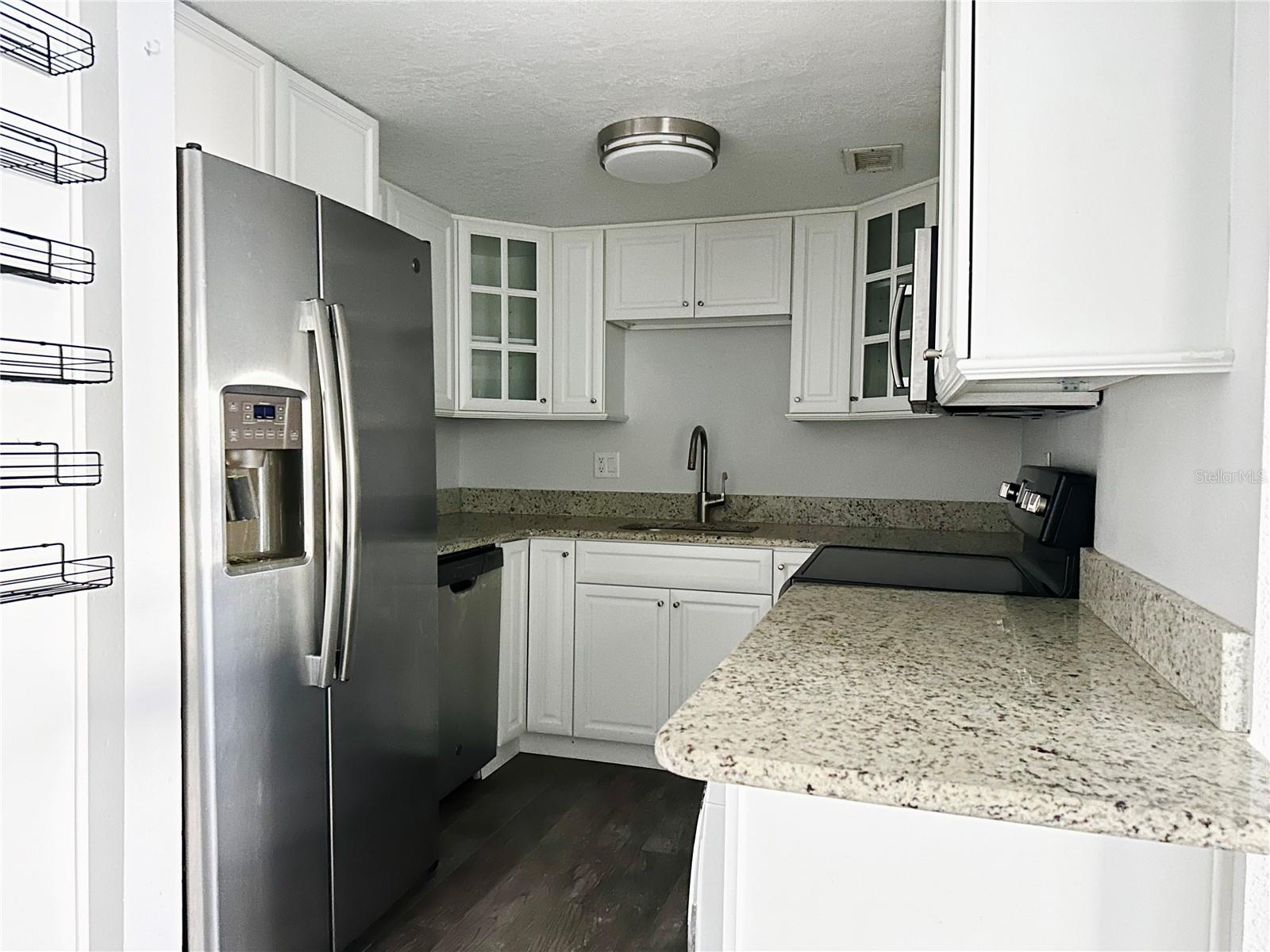 912 Lake Destiny Road, FL
