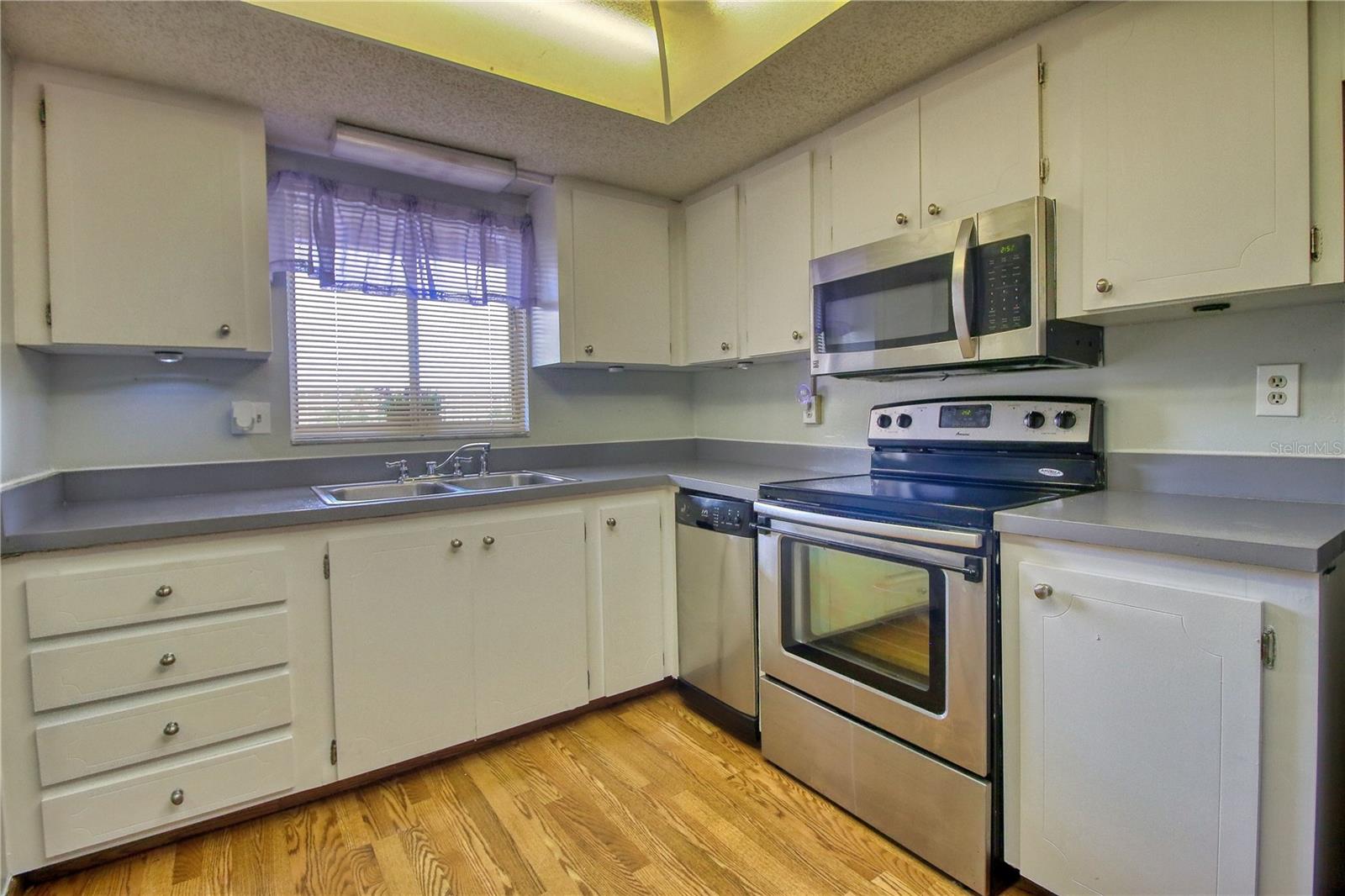 3658 Lake Bayshore Drive, FL