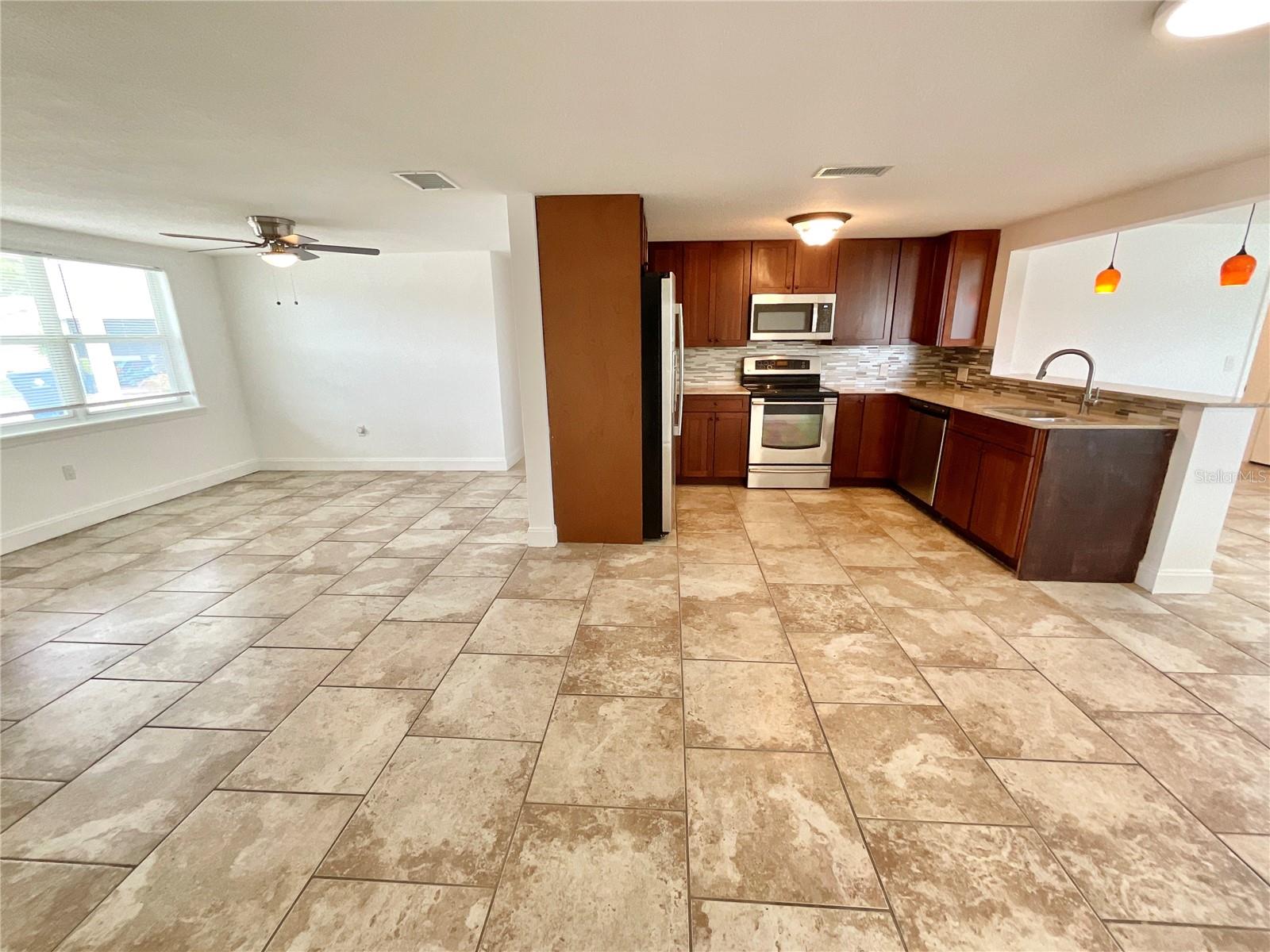 4233 Belle Isle Court, FL