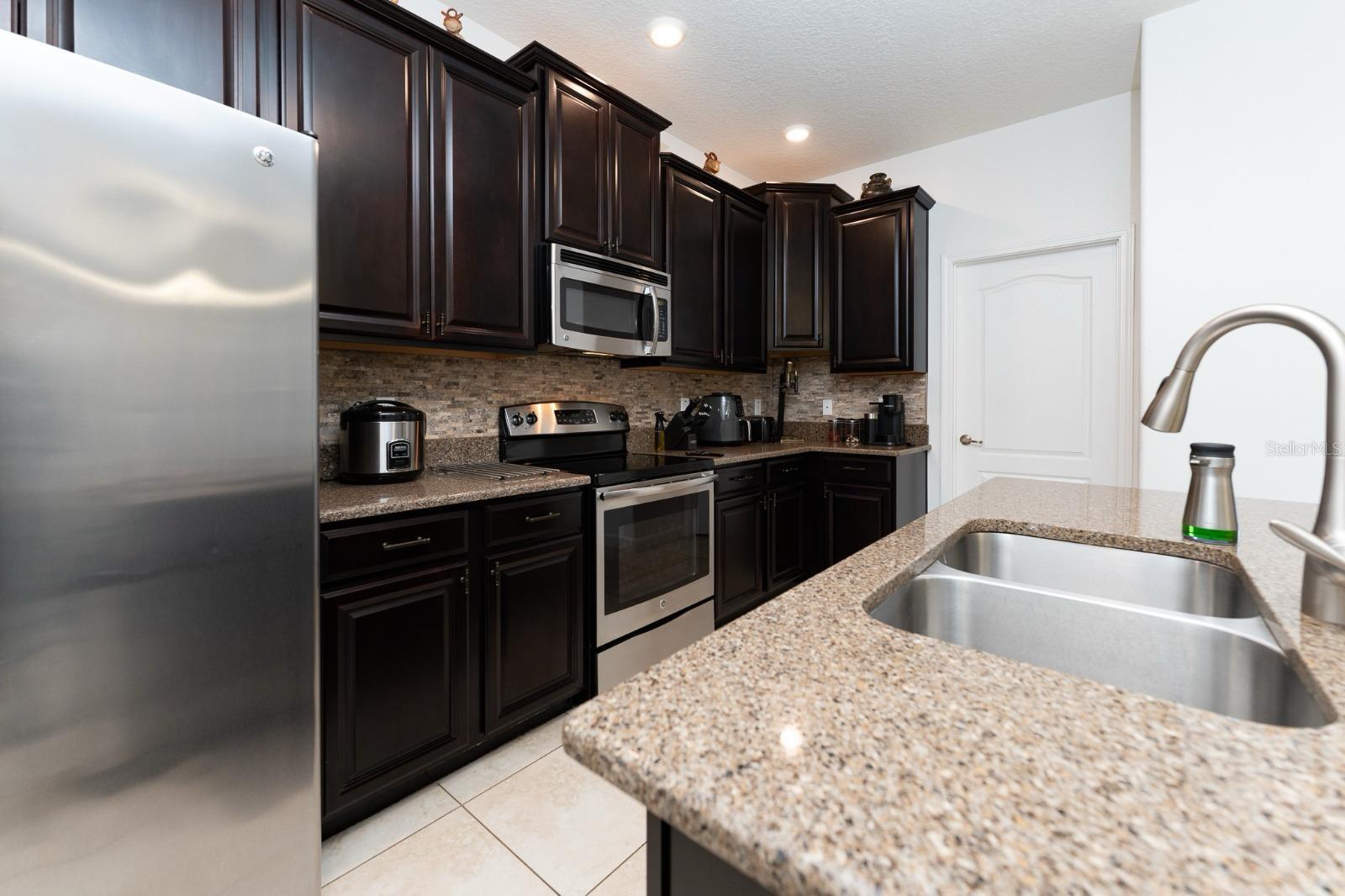5917 Grassy Point Road, FL