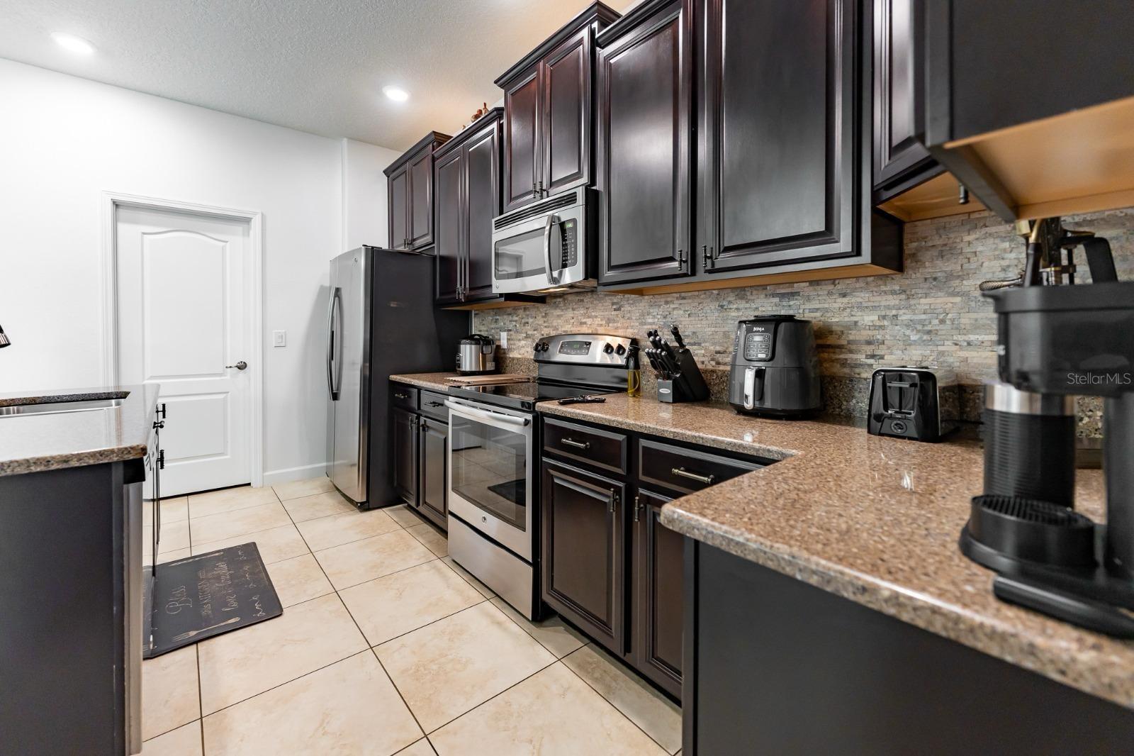 5917 Grassy Point Road, FL