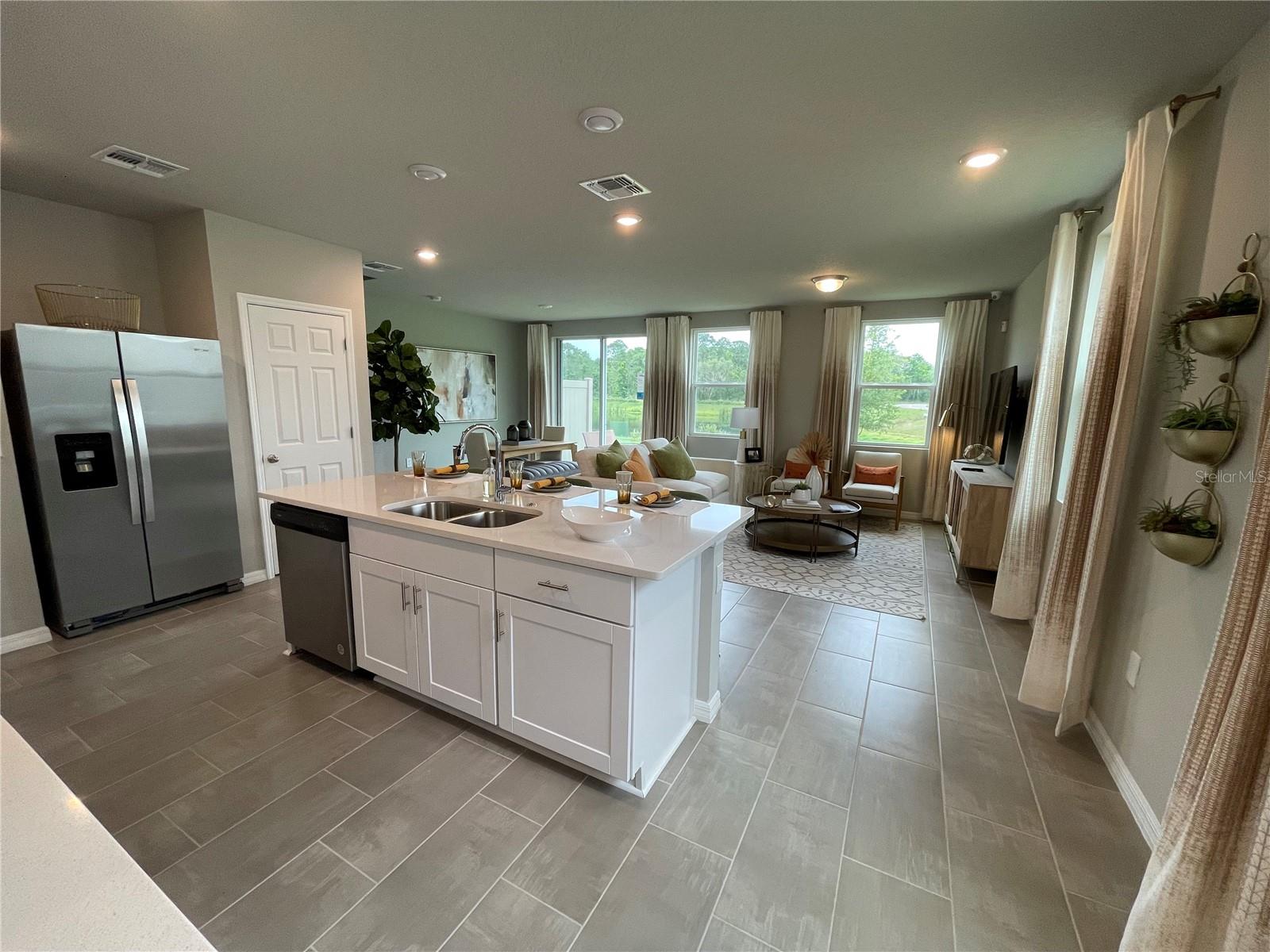 732 Legacy Drive, FL