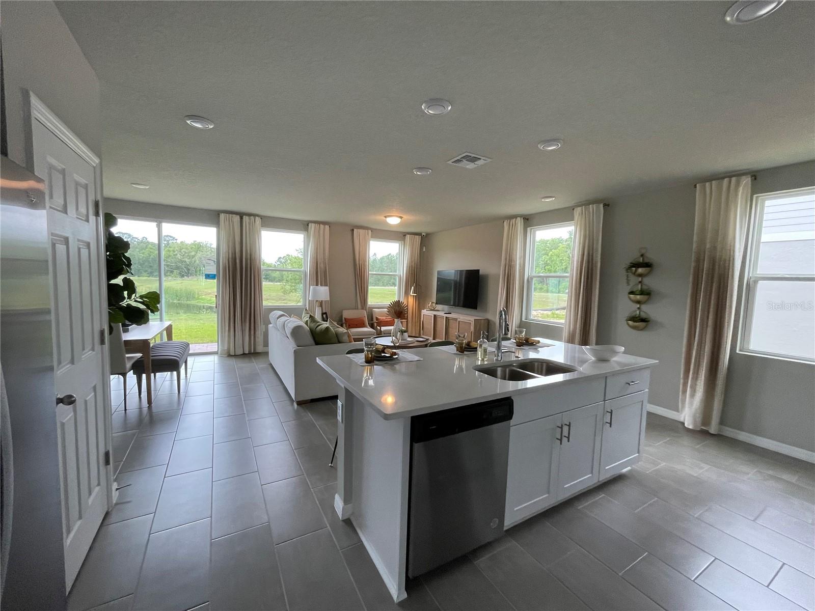 732 Legacy Drive, FL