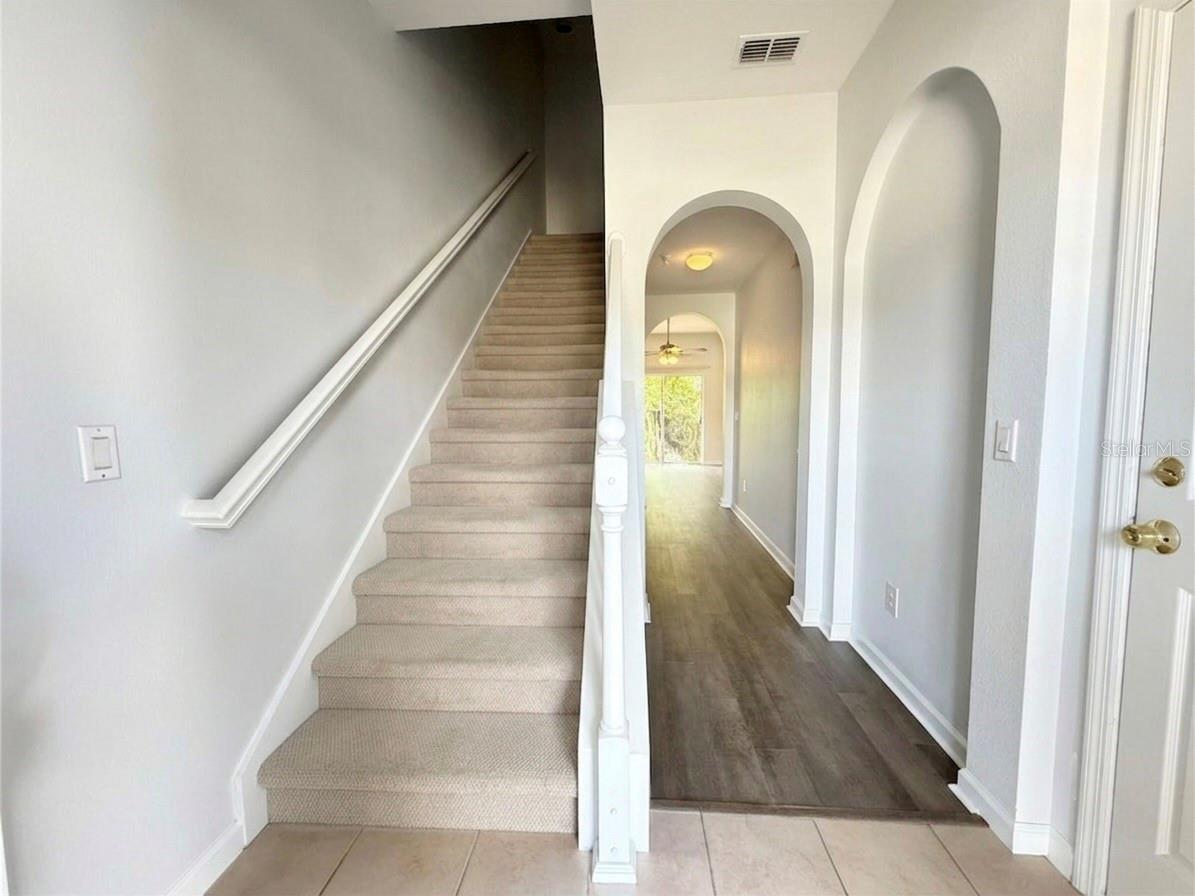 823 Pine Pointe Ln, FL