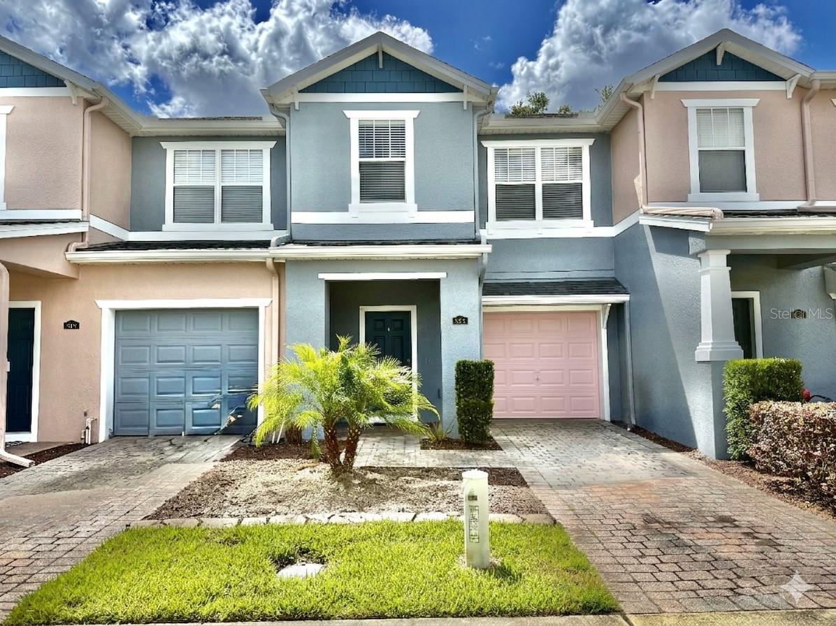 823 Pine Pointe Ln, FL