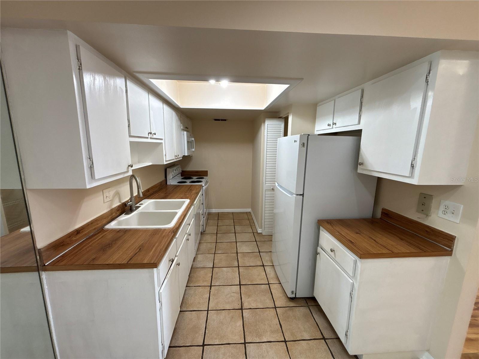 5169 Vineland Road, FL