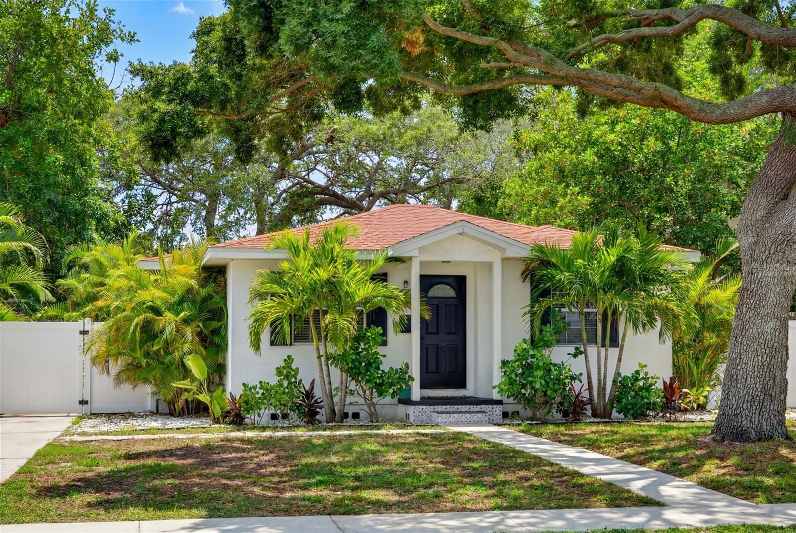 824 59th Ave Ne, FL