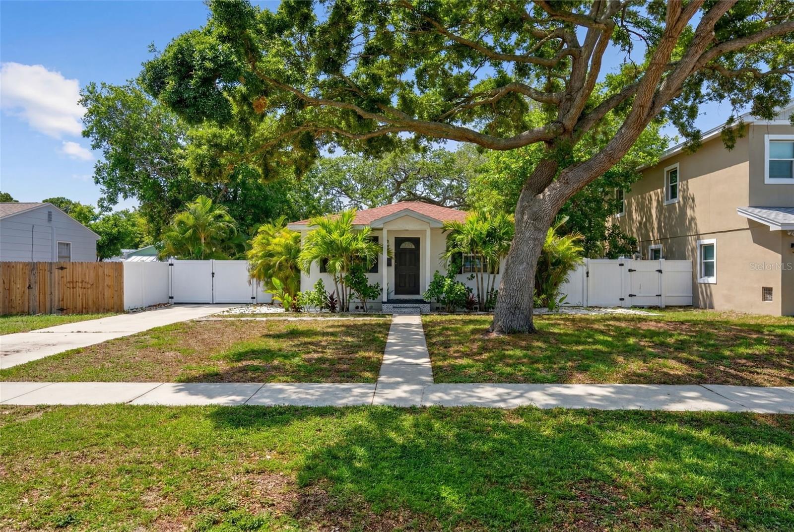 824 59th Ave Ne, FL