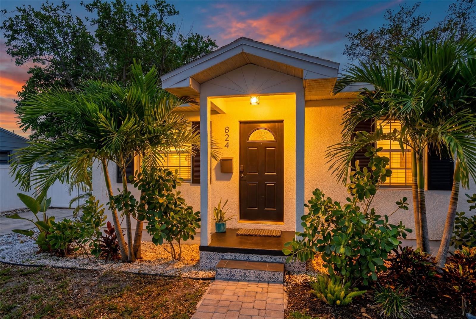824 59th Ave Ne, FL