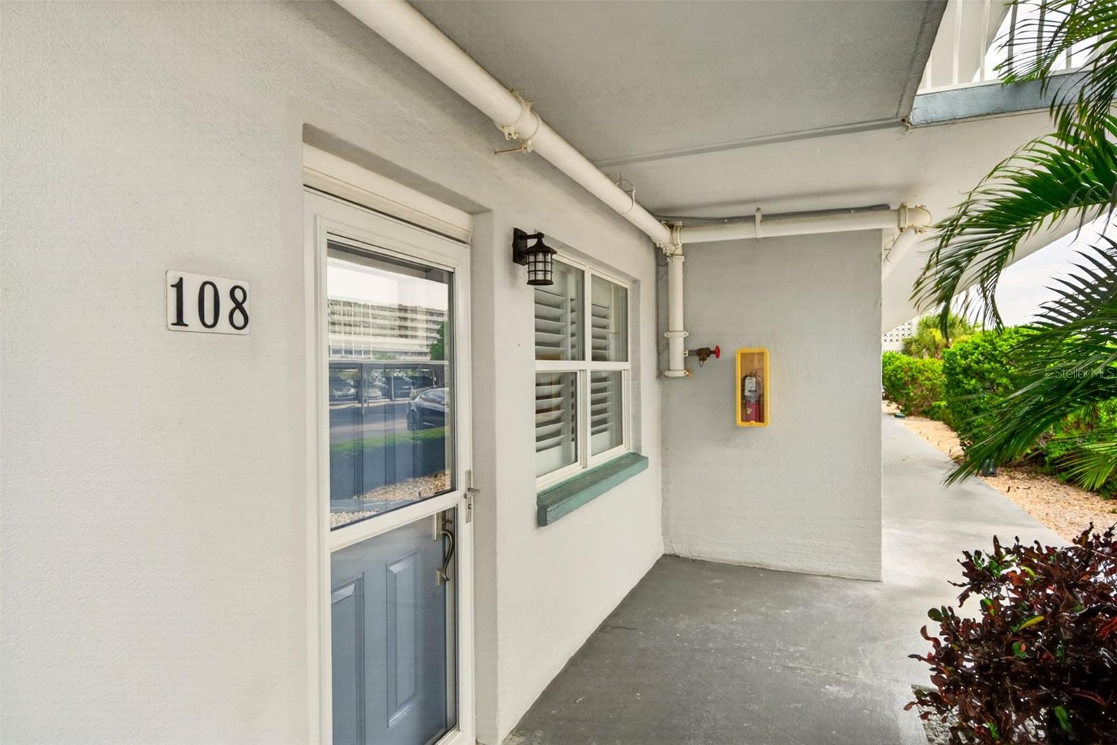 5925 Shore Boulevard, FL