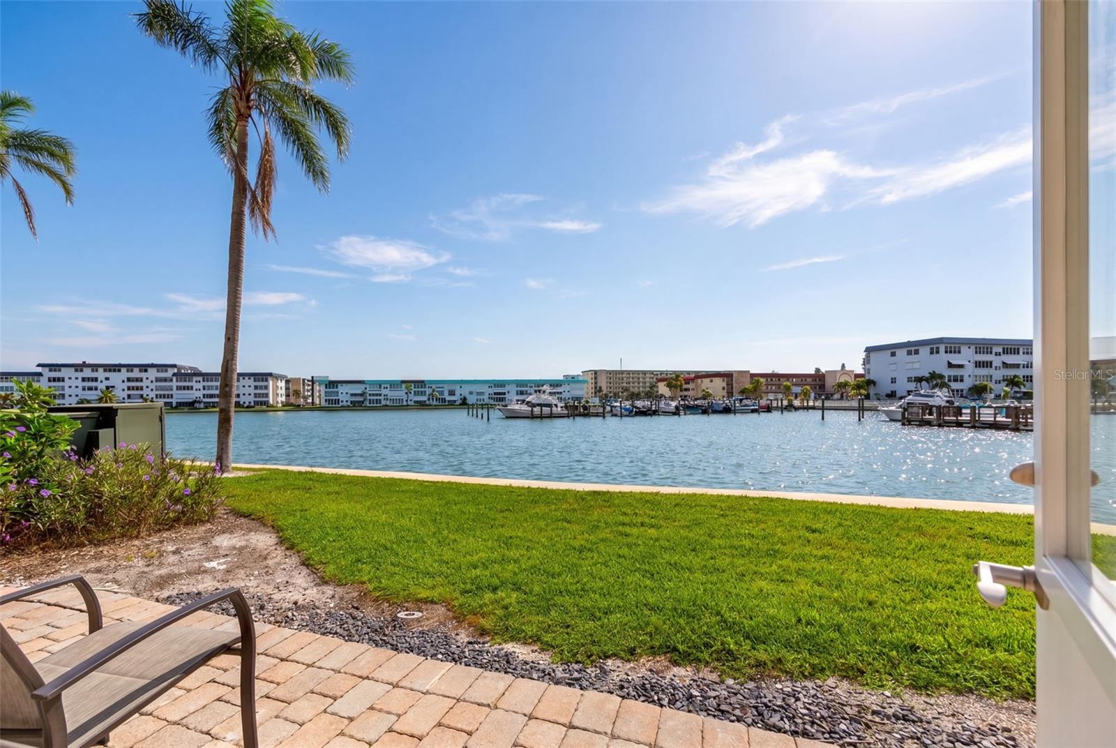 5925 Shore Boulevard, FL