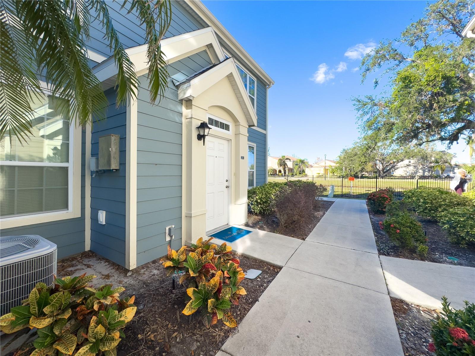 5521 Rosehill Road, FL