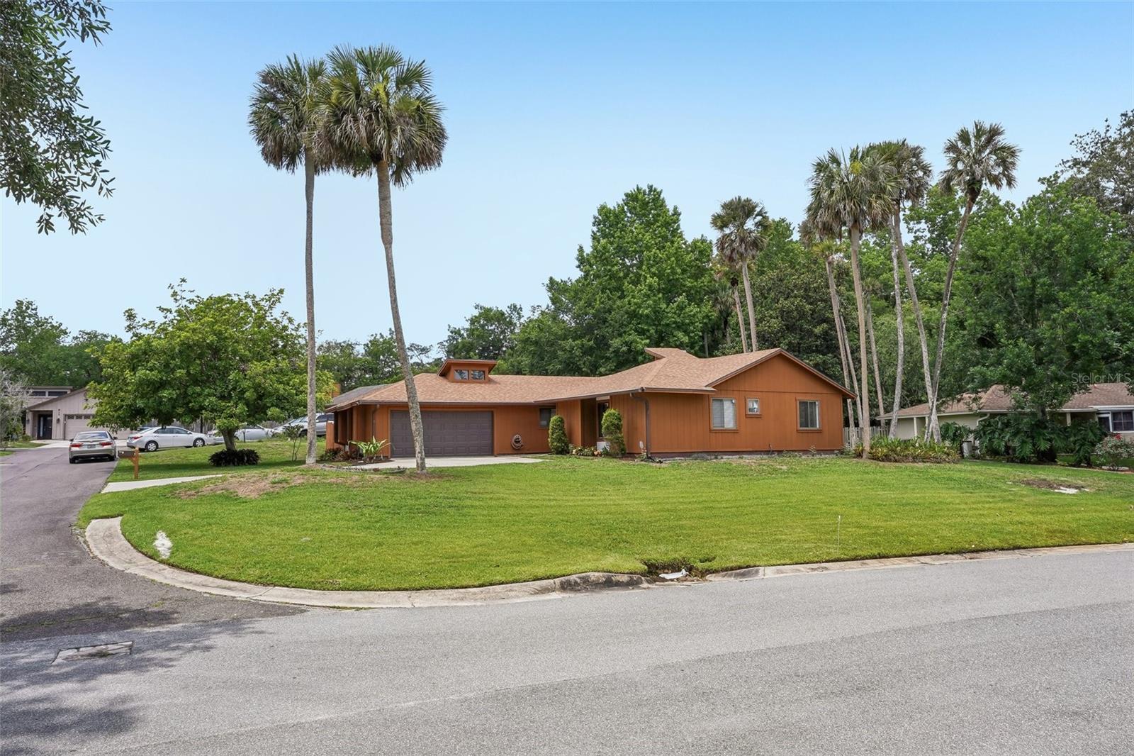 819 Dundee Drive, FL