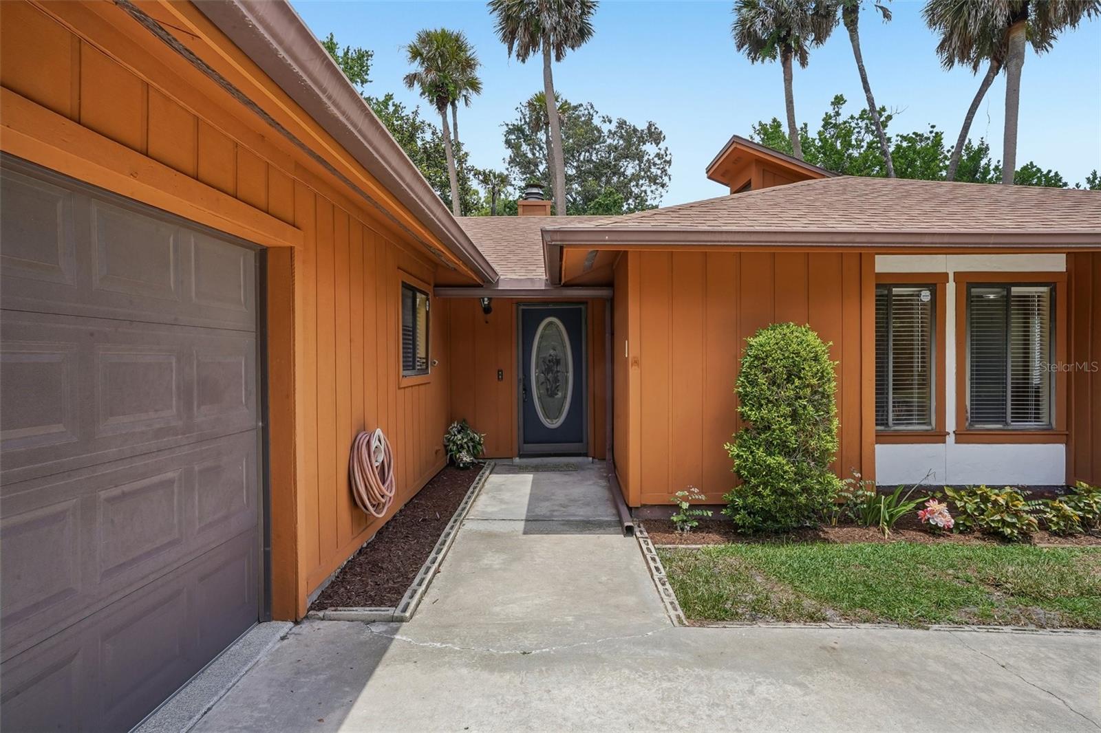 819 Dundee Drive, FL