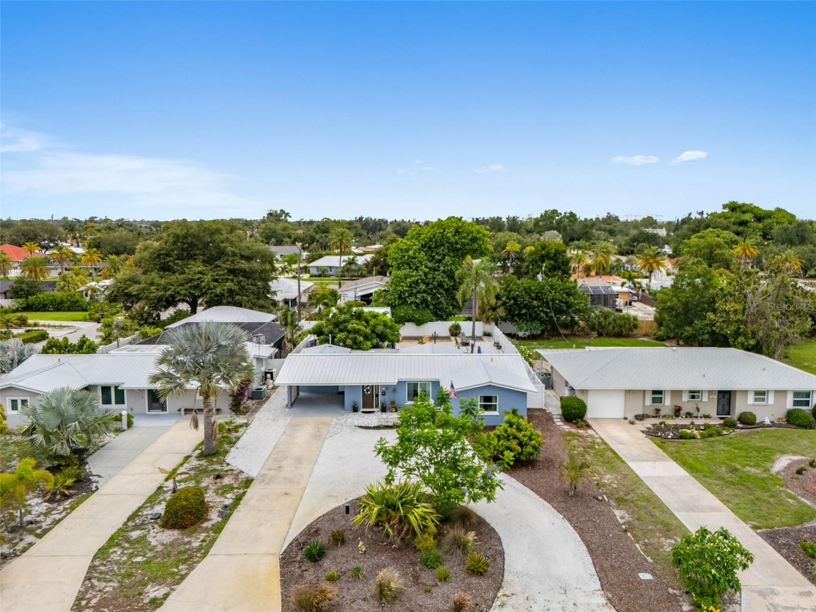 242 Piazza Di Luna, FL