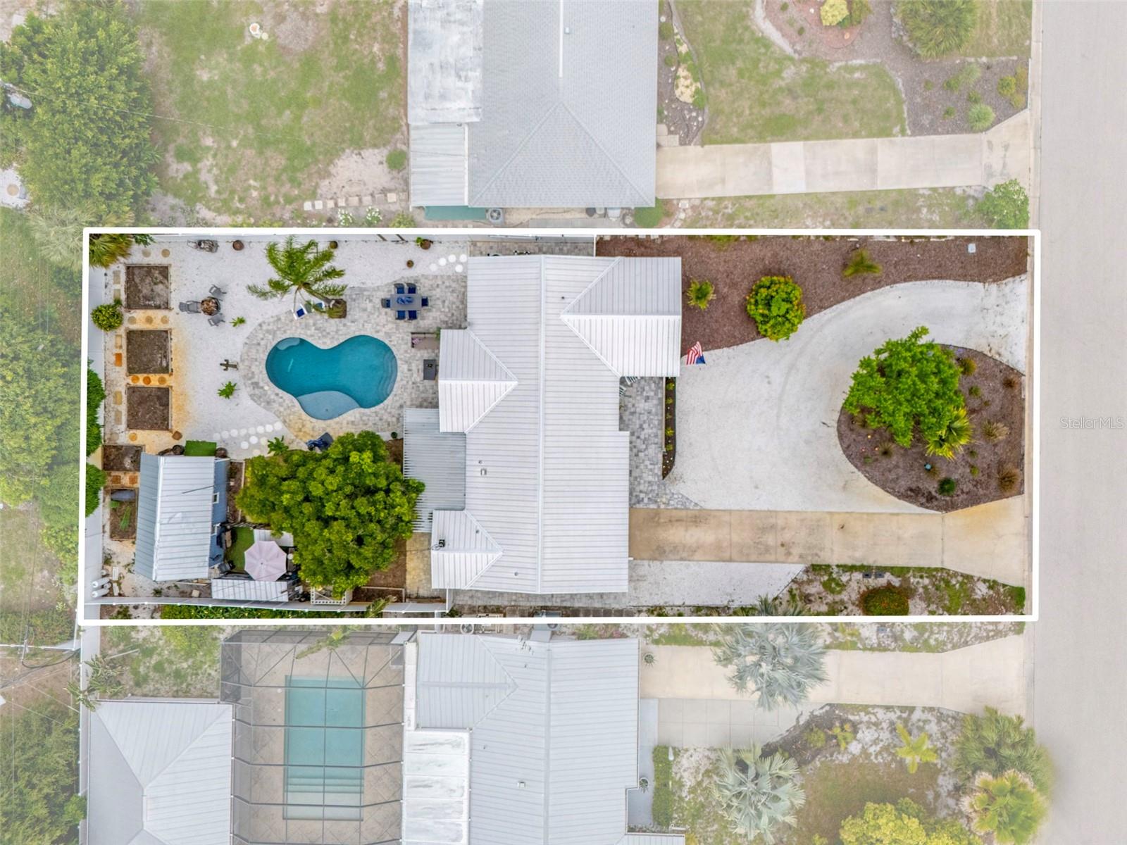 242 Piazza Di Luna, FL