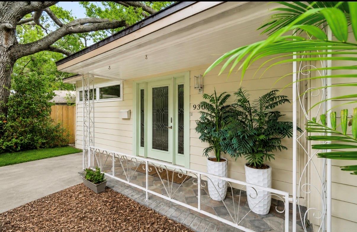 930 Montrose Boulevard, FL