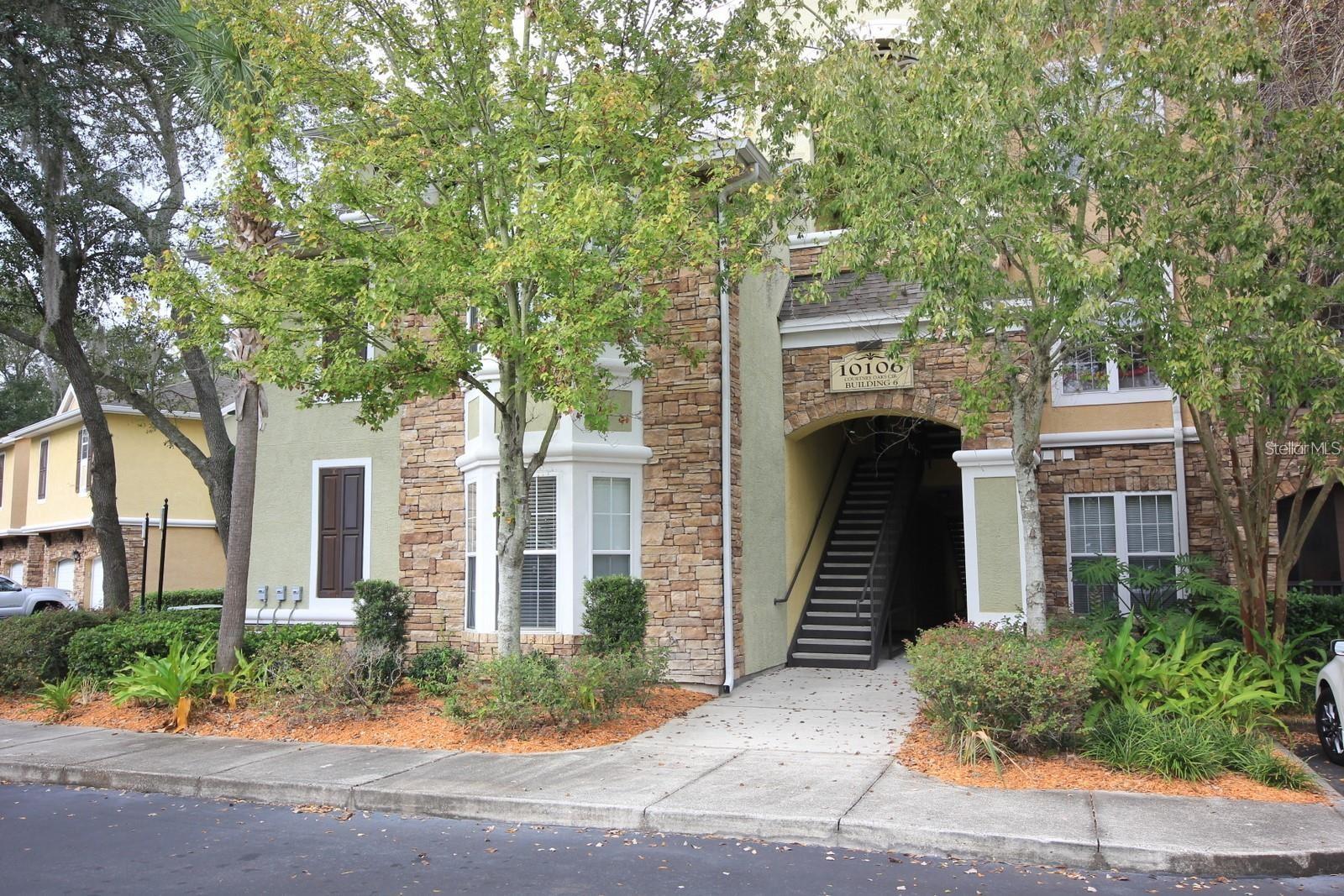 10106 Courtney Oaks Circle, FL