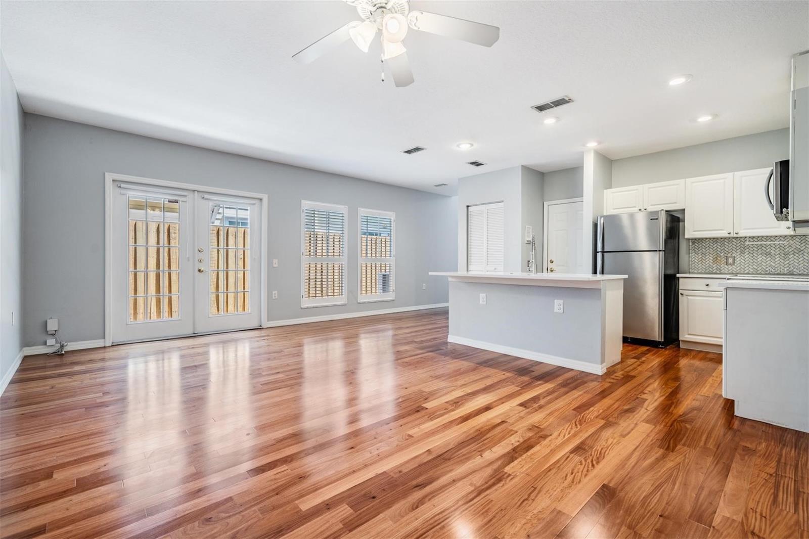404 Willow Avenue, FL