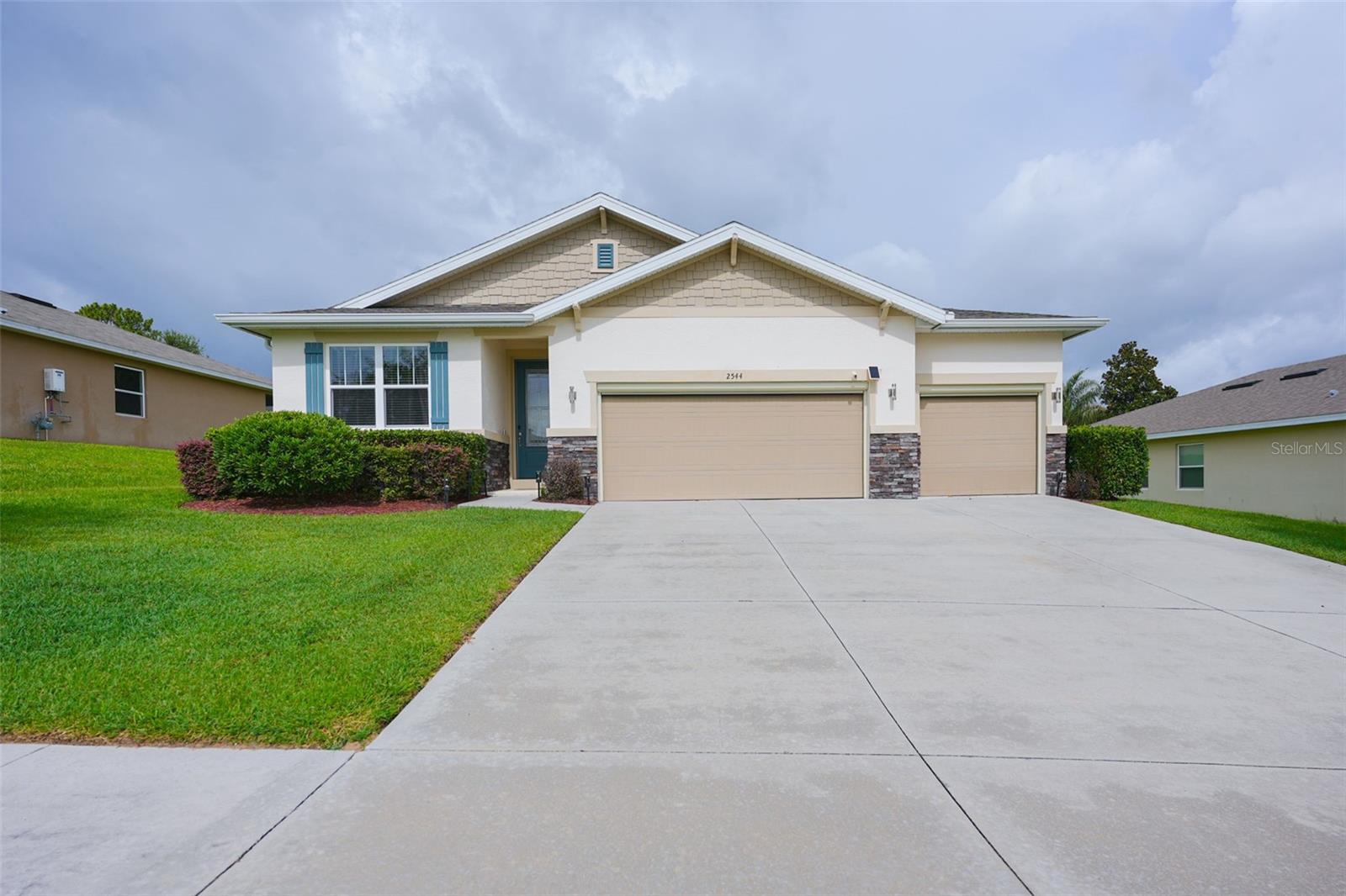 2544 Autumn Stream Drive, FL