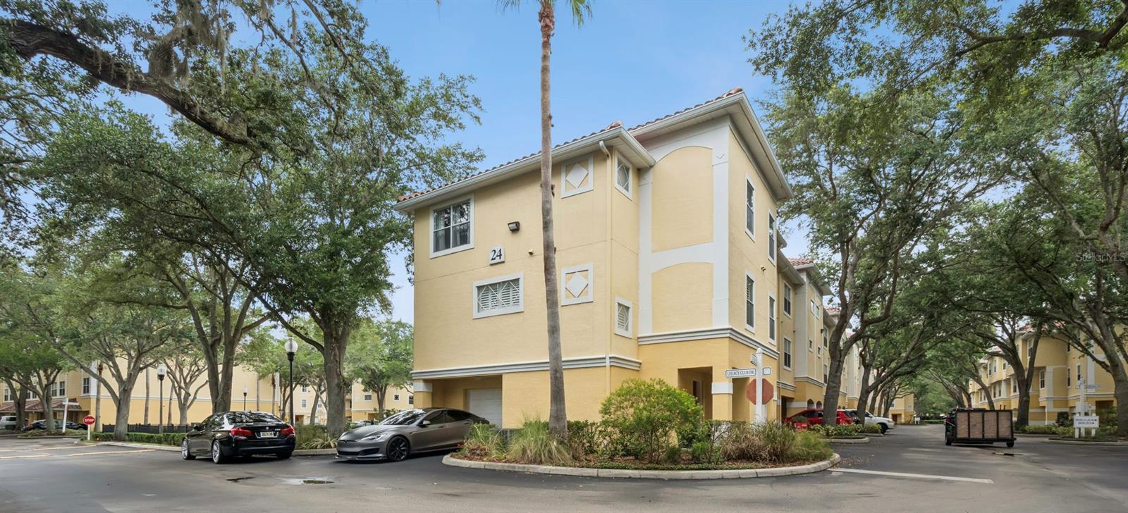 2401 Legacy Lake Drive, FL