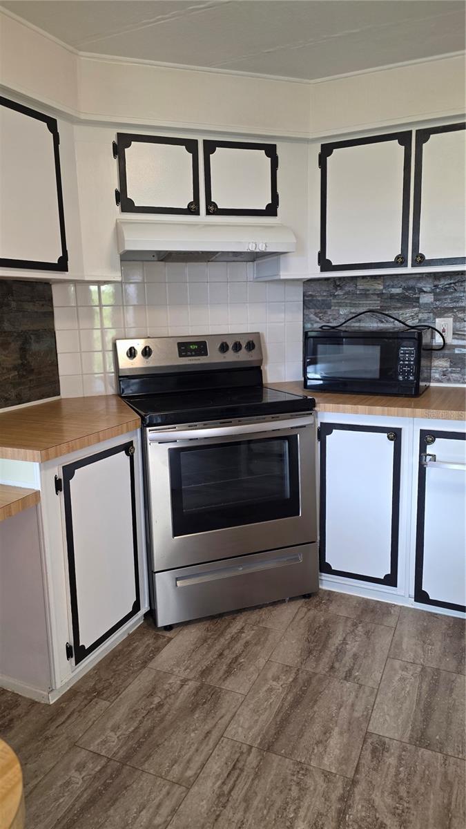 1203 Apache Circle, FL