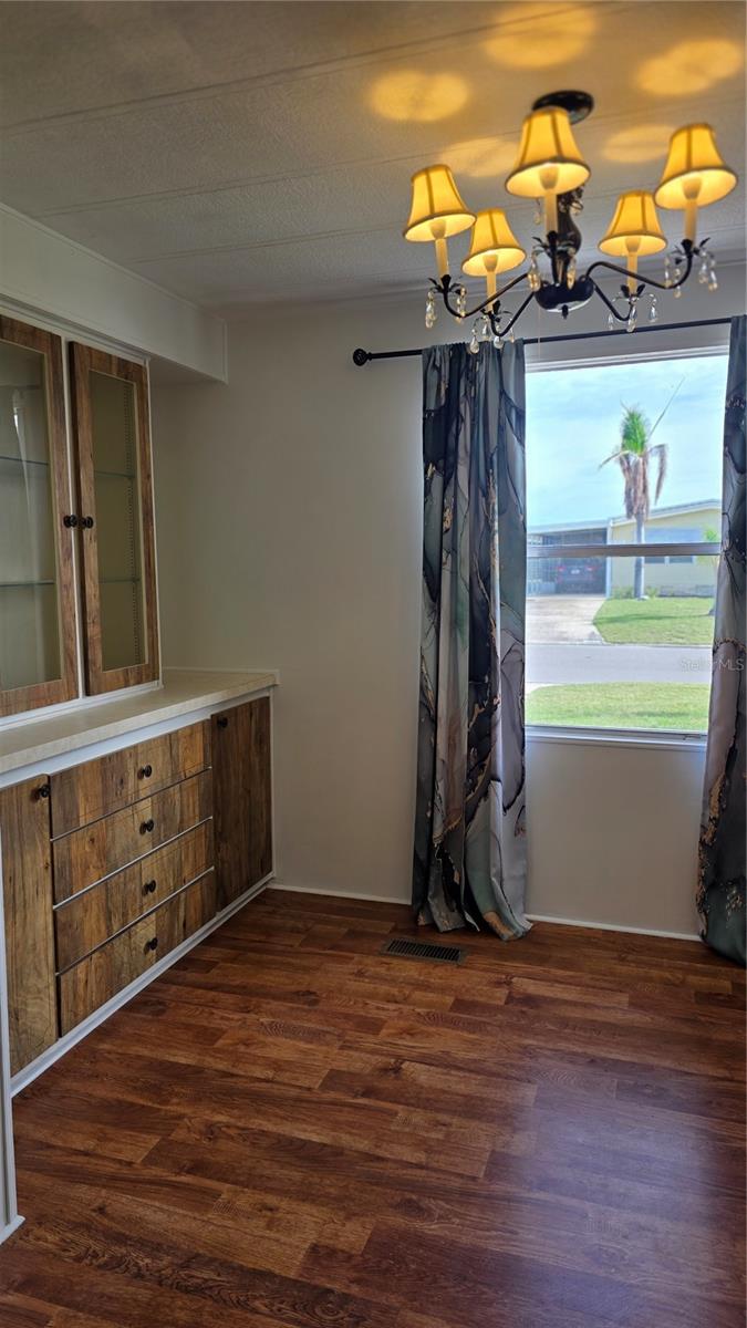 1203 Apache Circle, FL