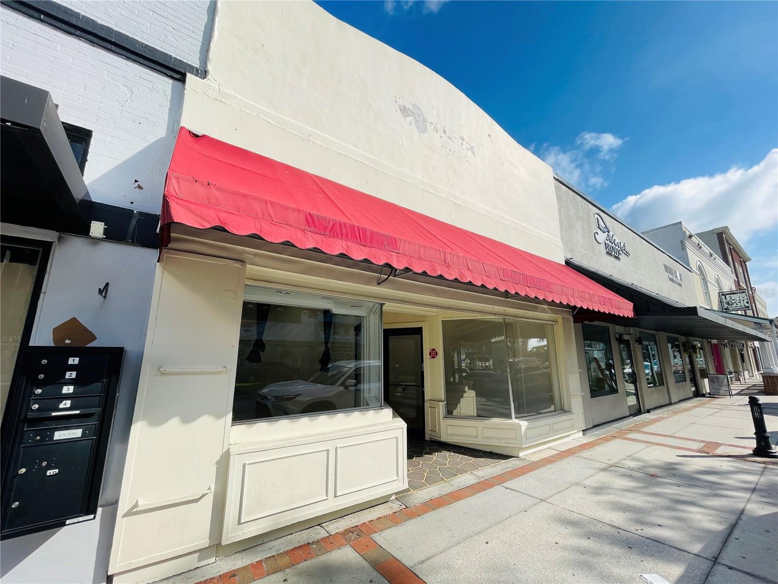 109 Broadway, FL