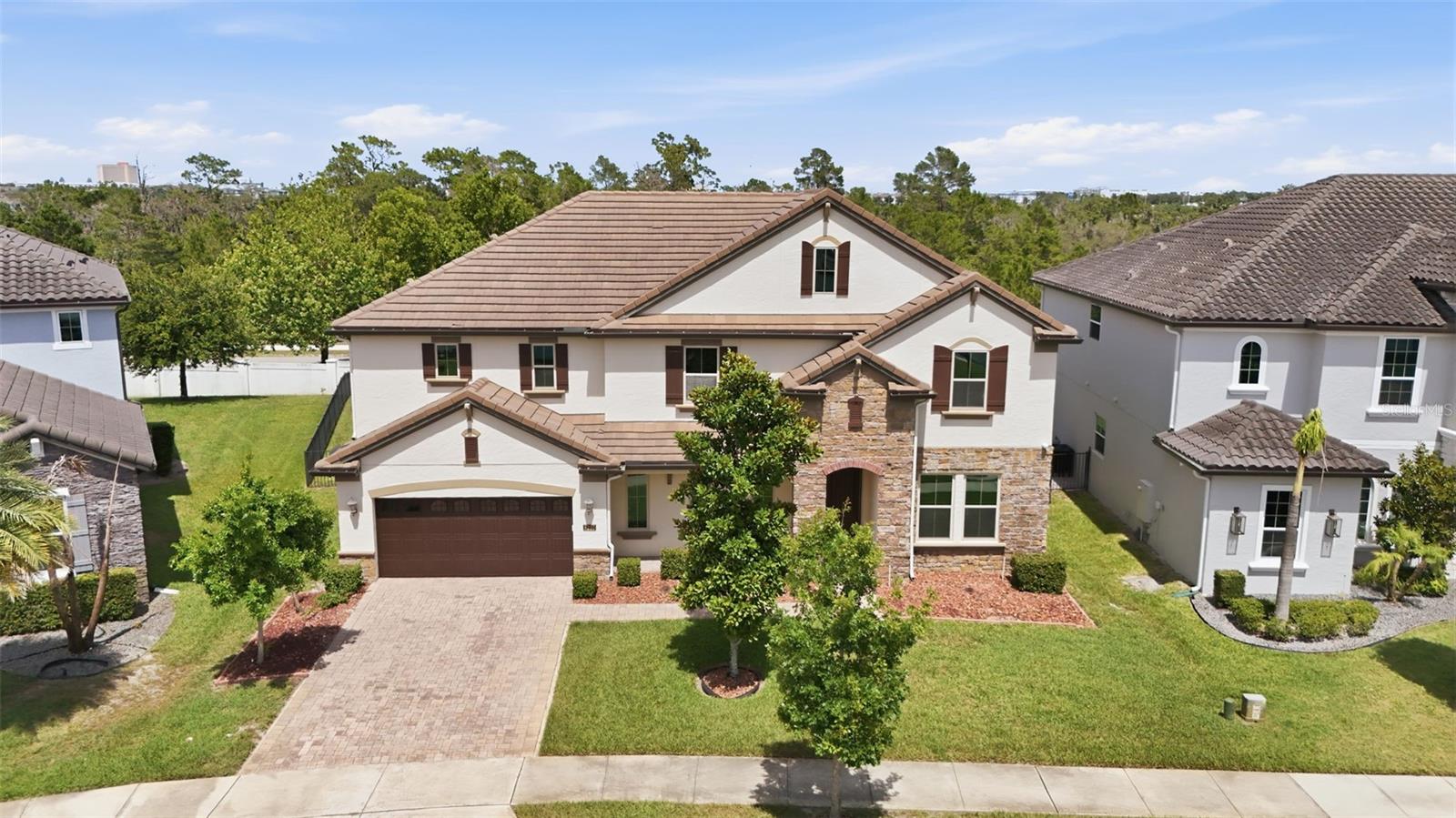 8210 Ludington Circle, FL