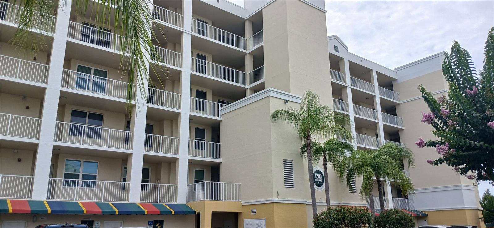 1200 Country Club Drive, FL