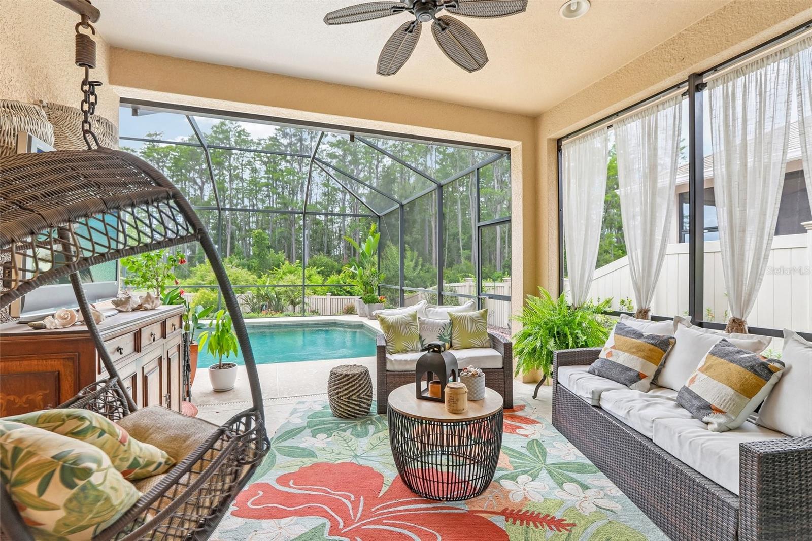 20932 Amanda Oak Court, FL