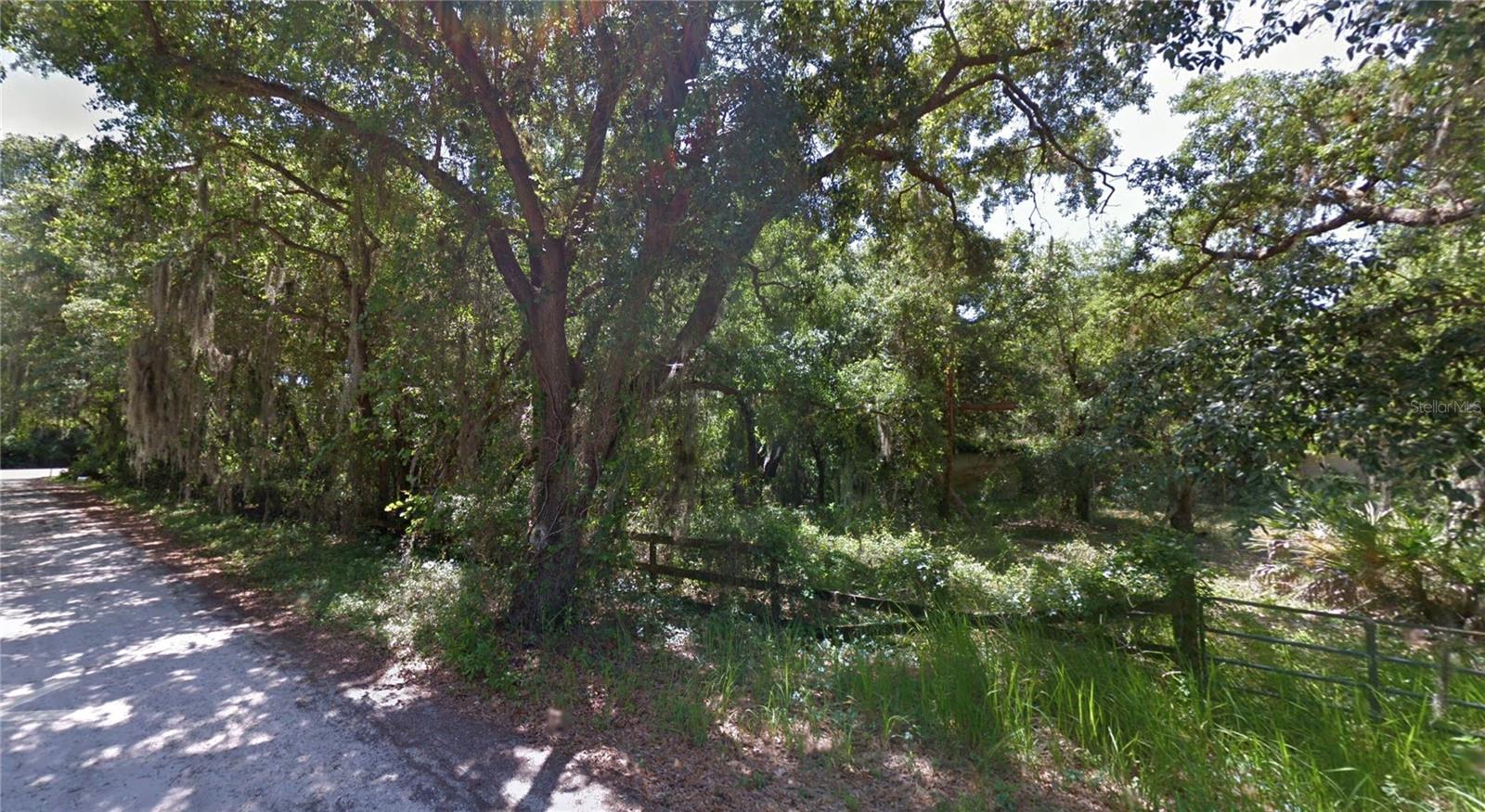 125 Oak Lane, FL
