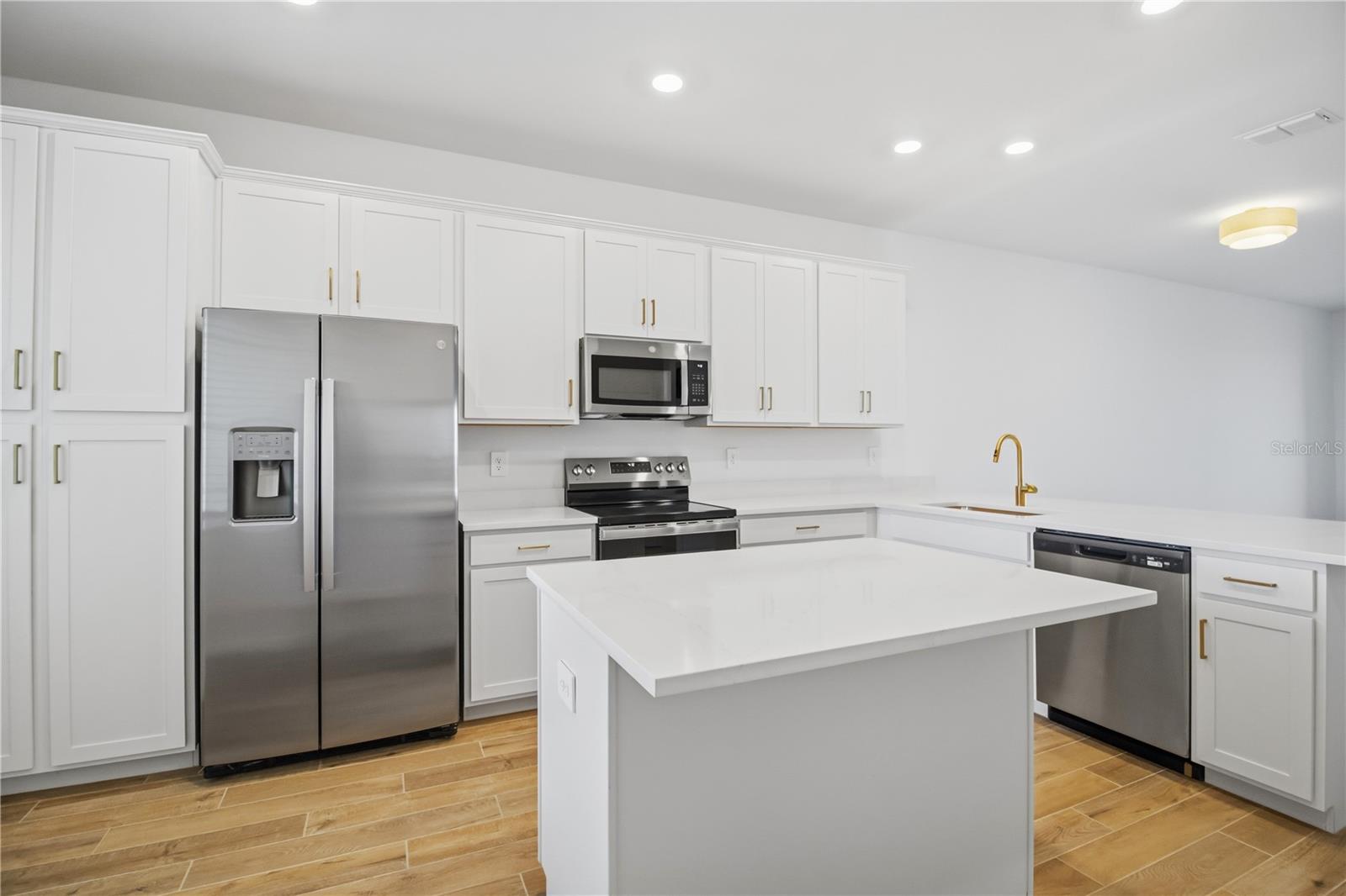 19116 Scallop Loop, FL