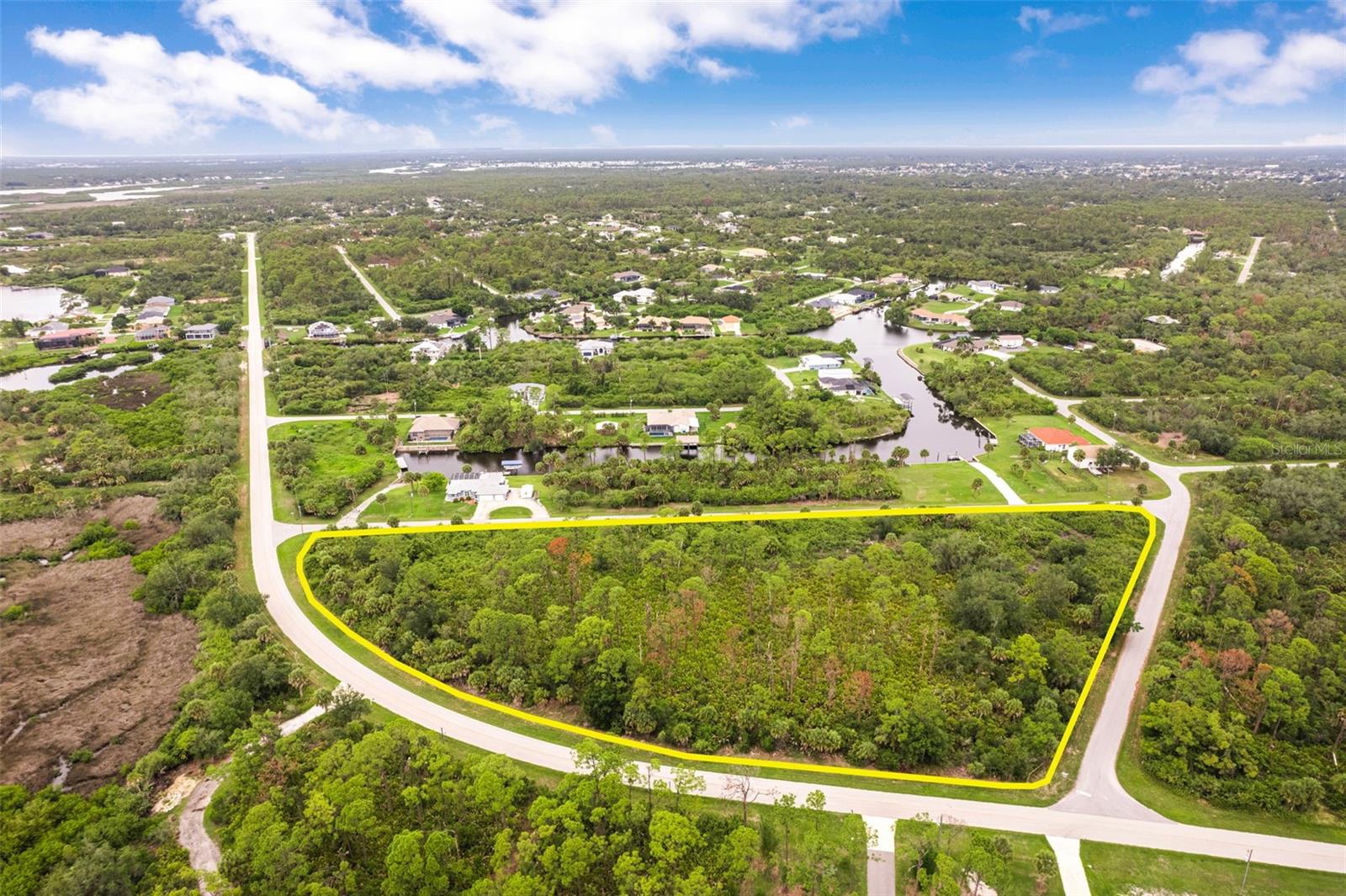 12518 Eisenhower Drive, FL