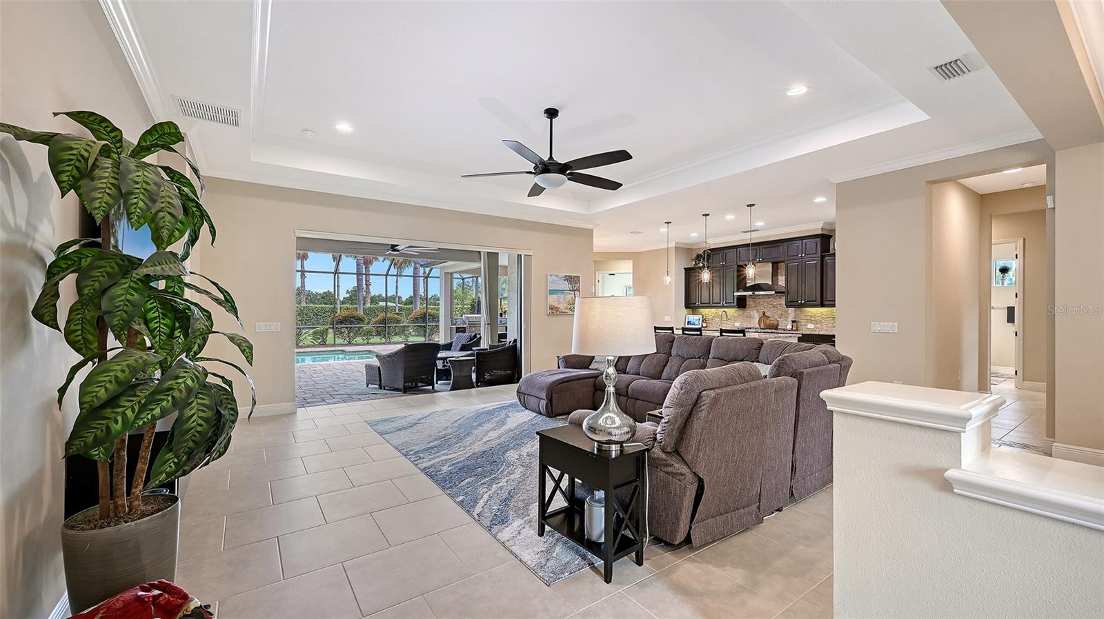 8215 Larkspur Circle, FL