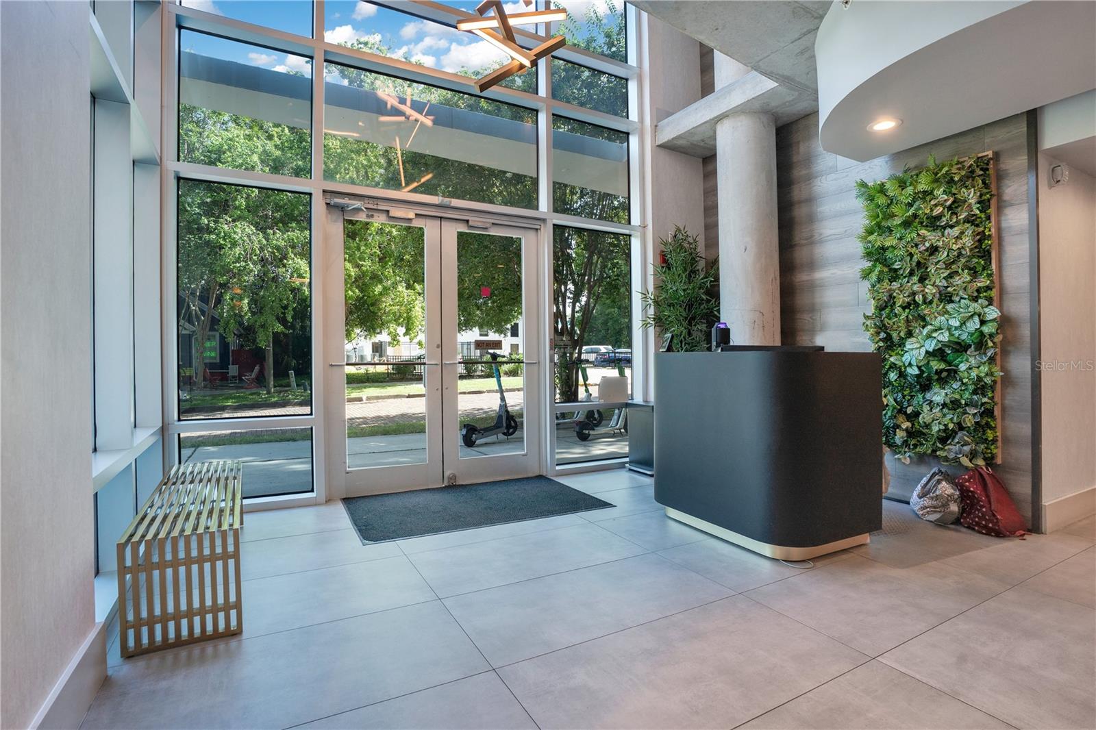 525 Jackson Street, FL