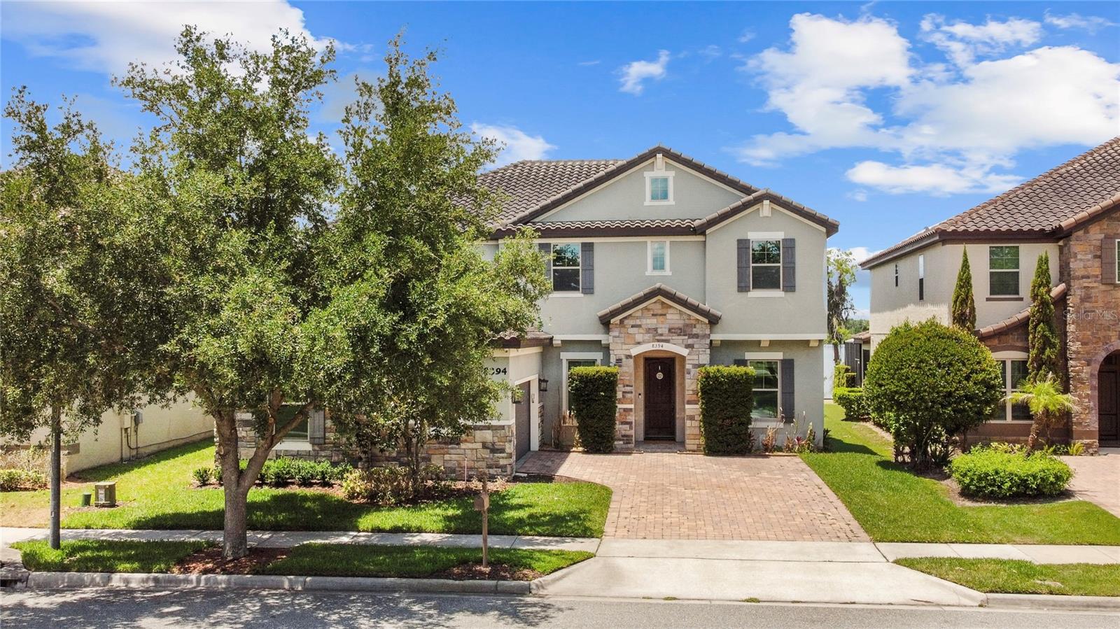 8394 Lookout Pointe Drive, FL
