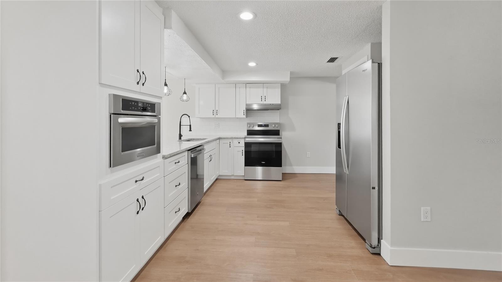 6250 Flag Drive, FL