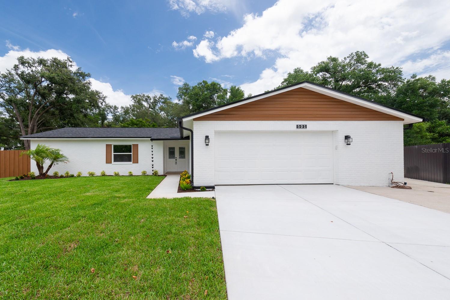 501 Hillpine Way, FL