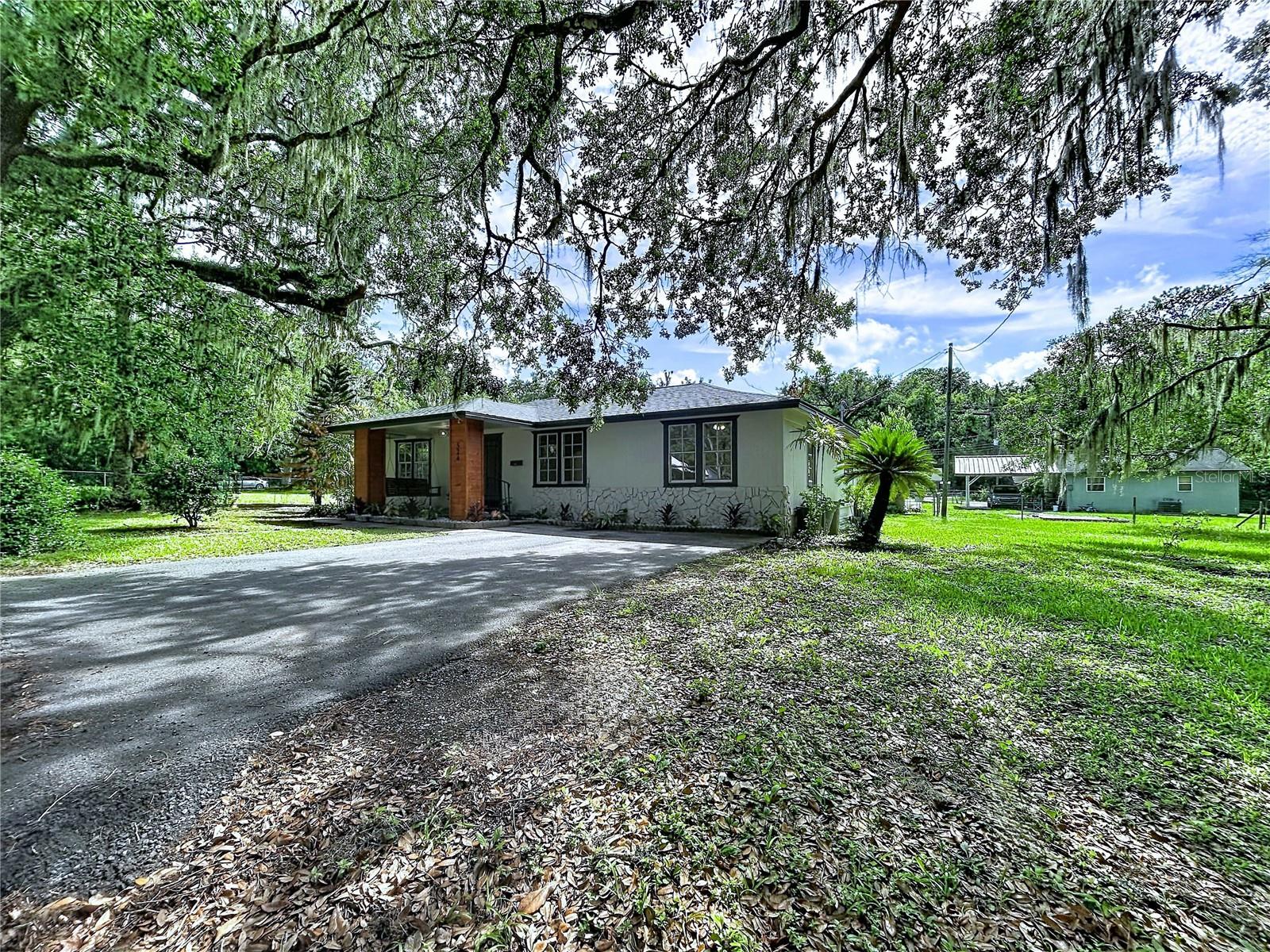 524 East Avenue, FL