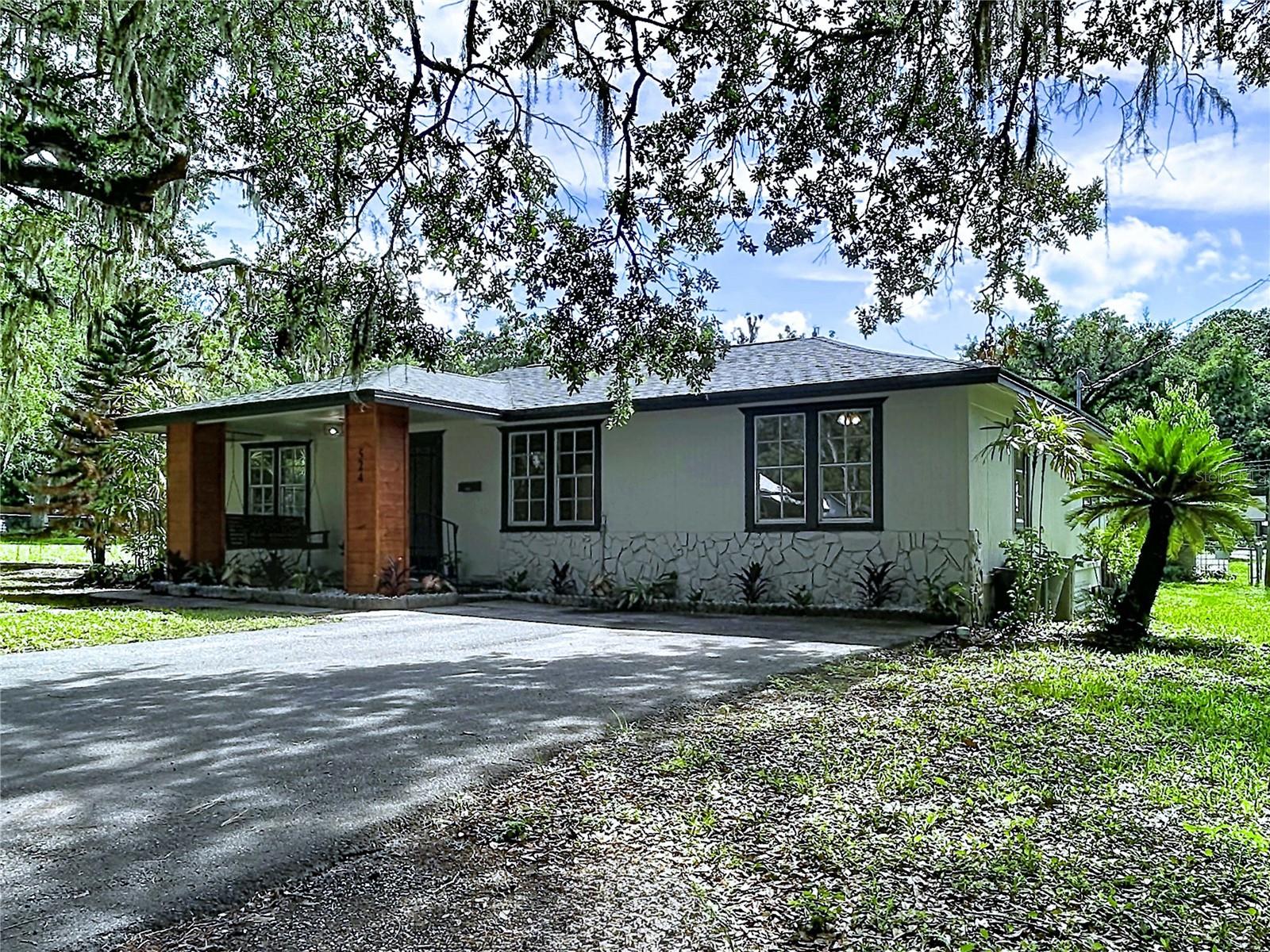 524 East Avenue, FL