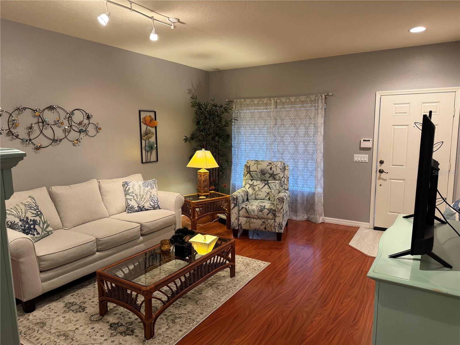 250 Cape Harbour Loop, FL