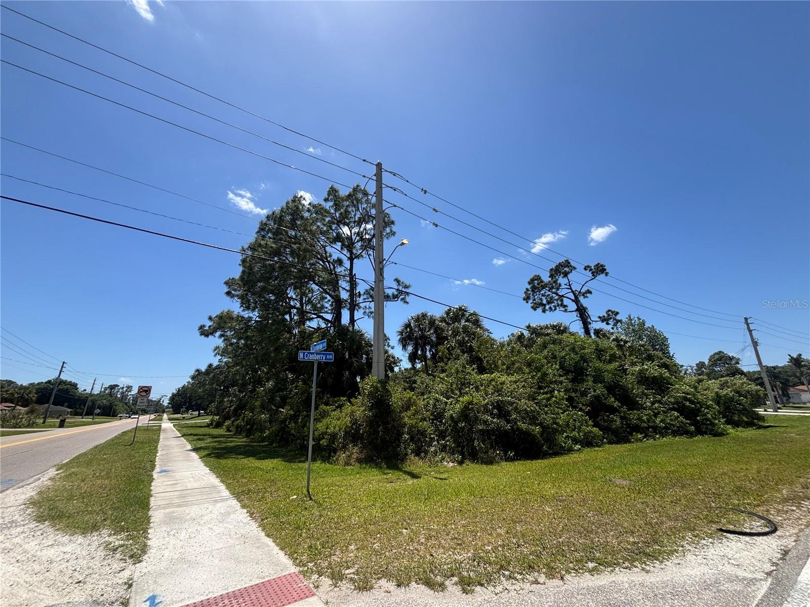 Lot #11 N Chamberlain Boulevard, FL