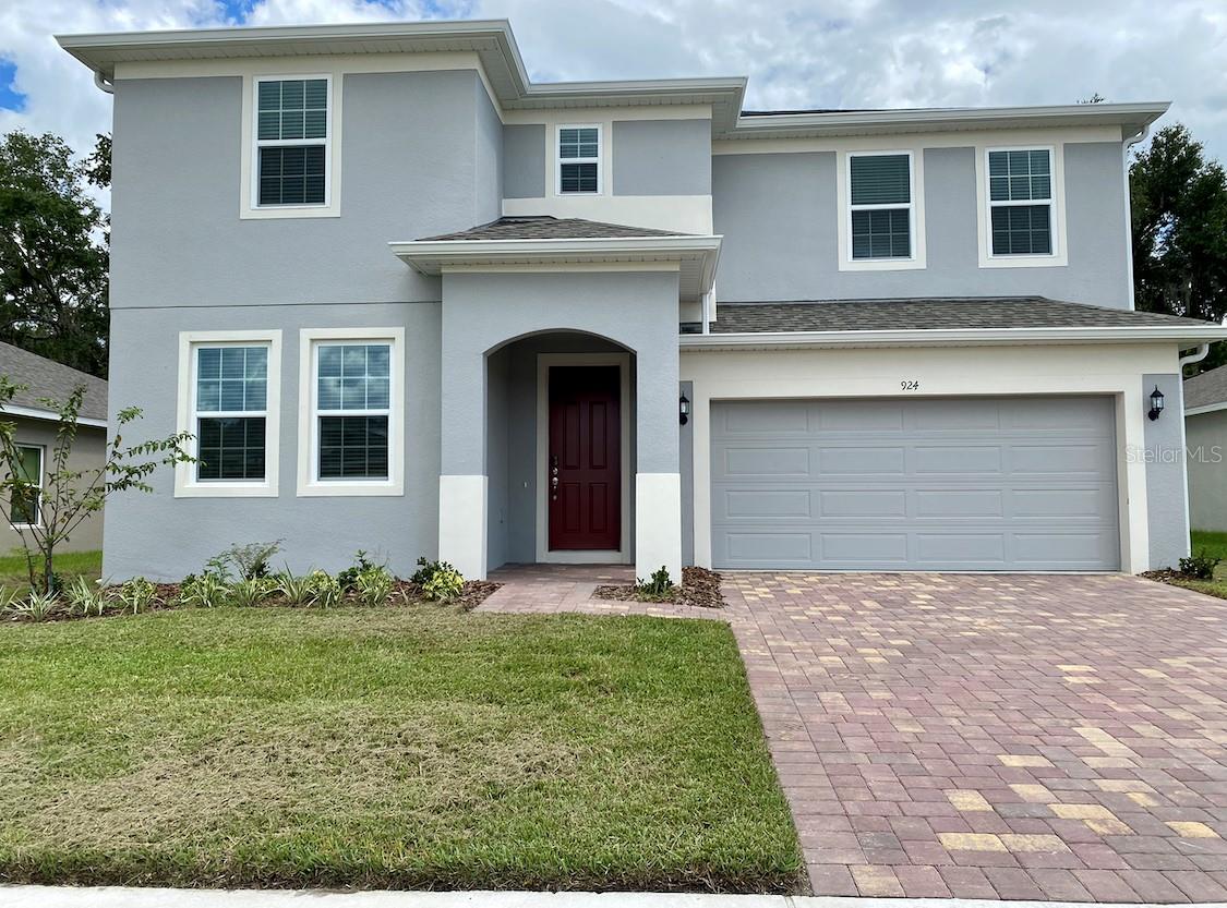 924 Avenal Lane, FL