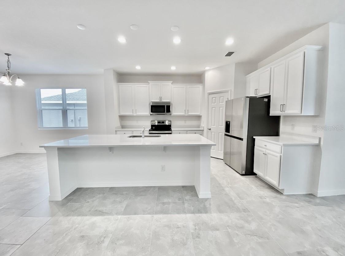 924 Avenal Lane, FL